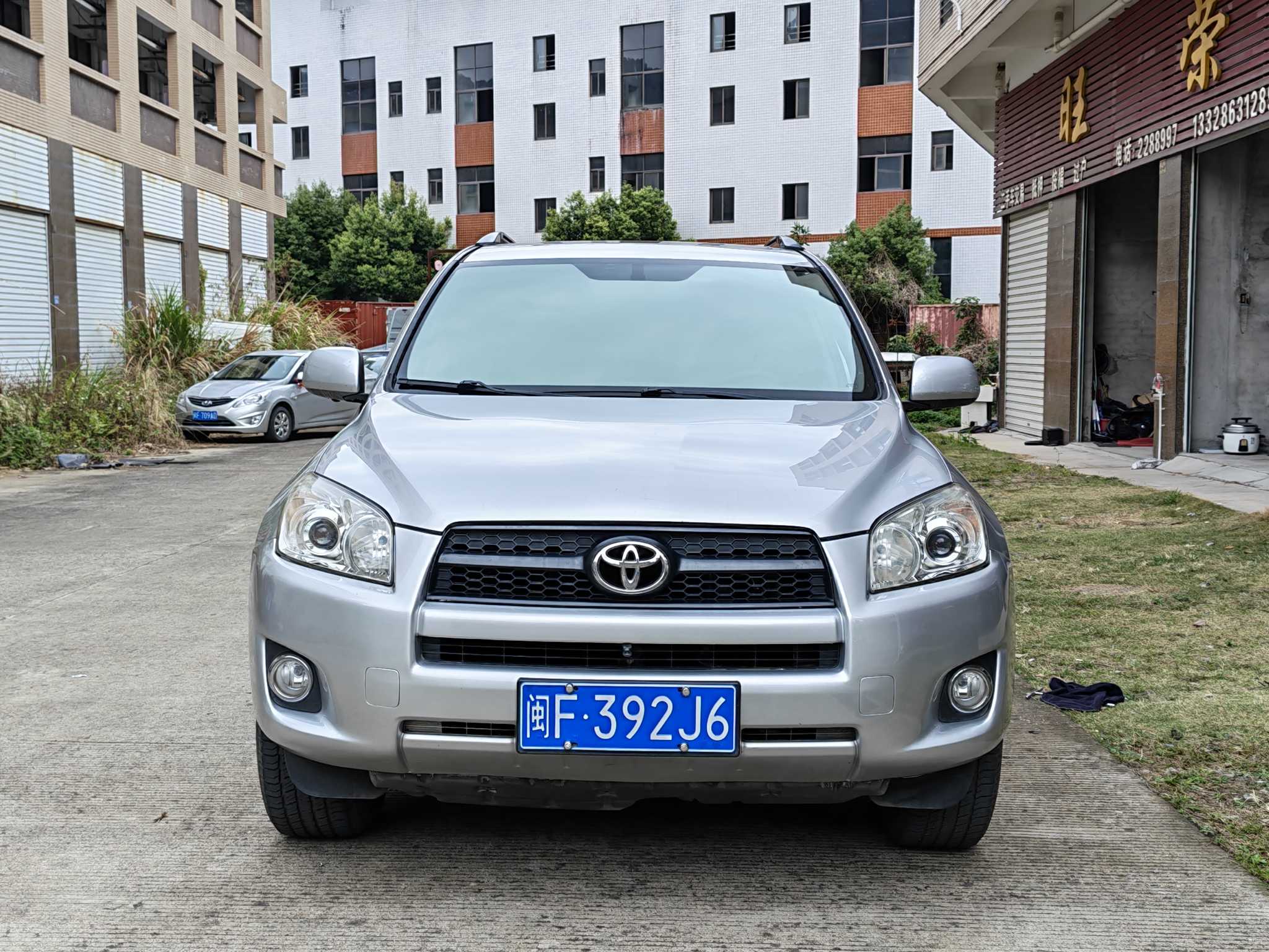 Toyota RAV4 2009 car image #2