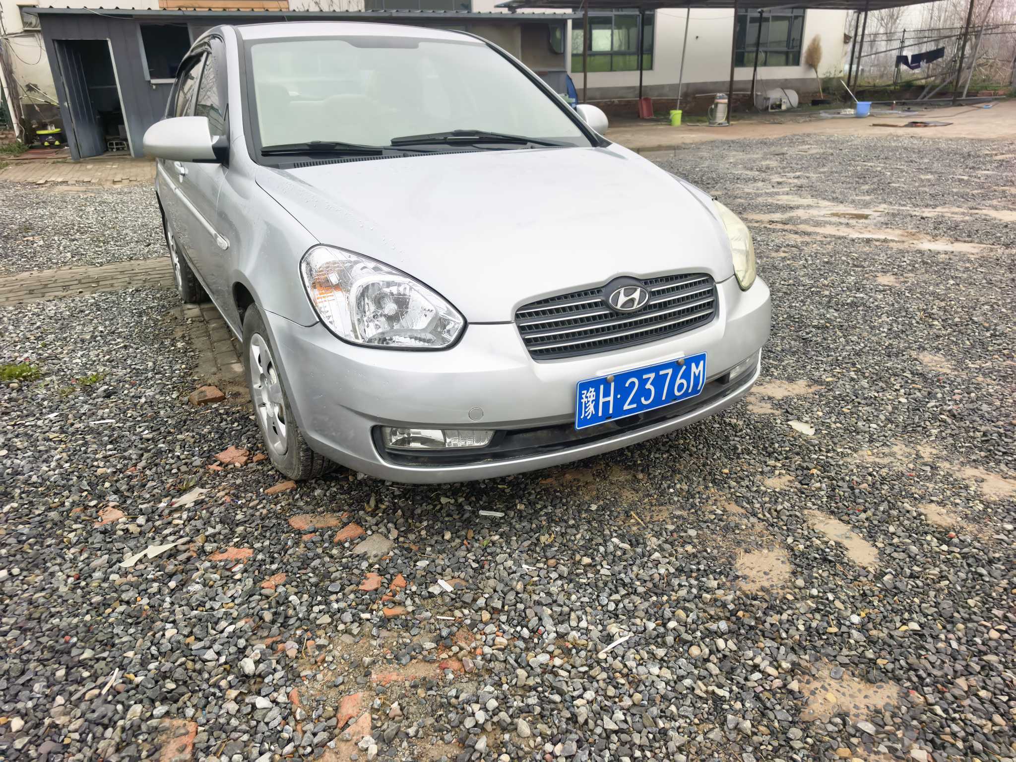 Hyundai Accent 2010 car image #2