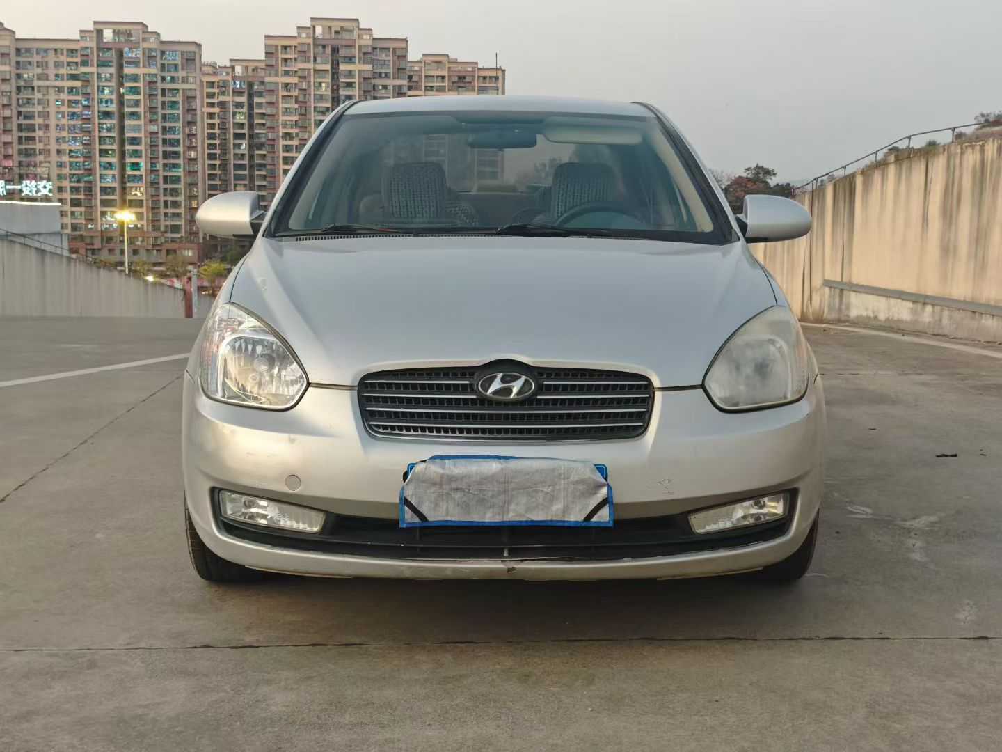 Hyundai Accent 2009 car image #2