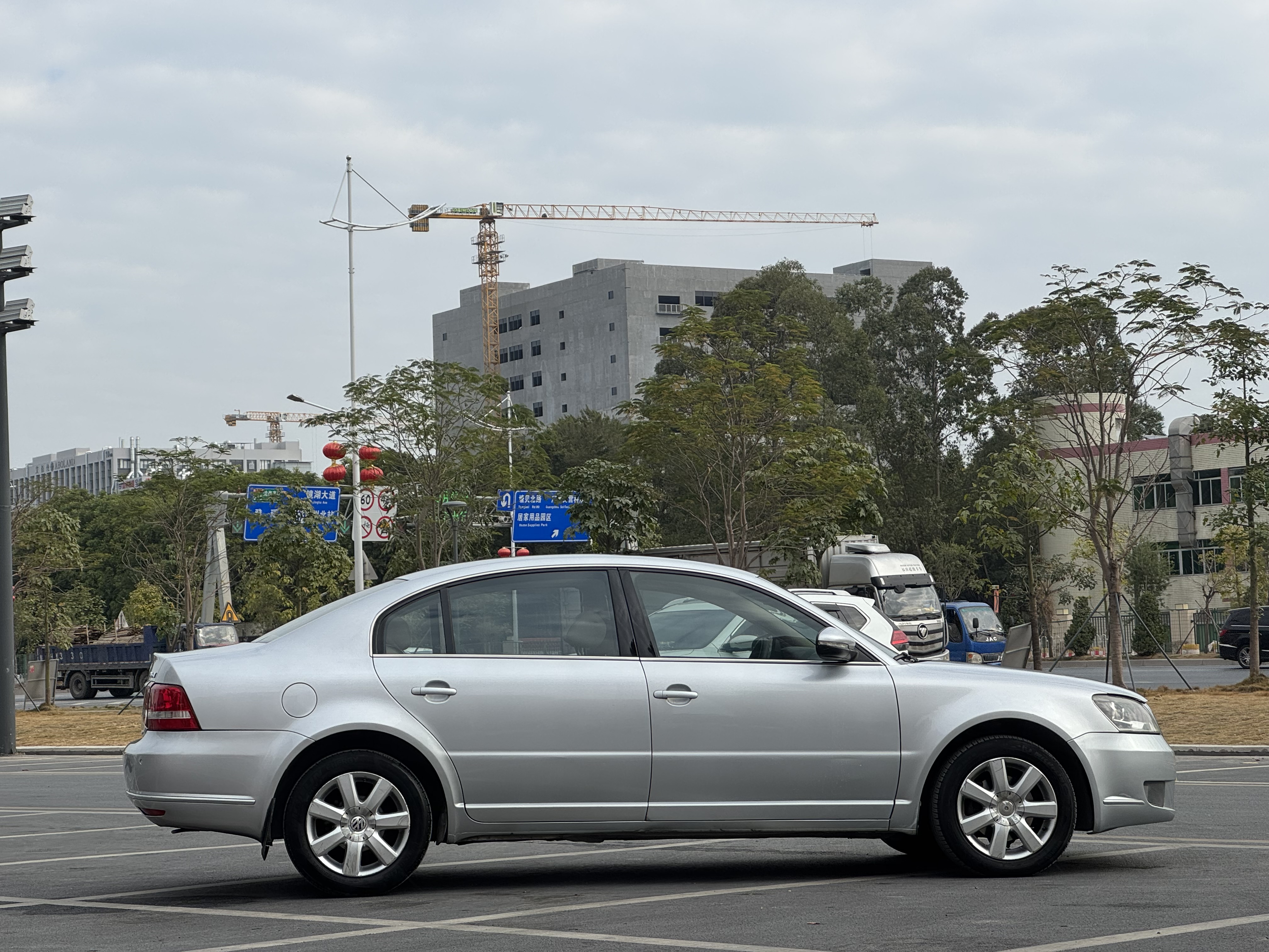 Volkswagen Passat Lingyu 2010 car image #2