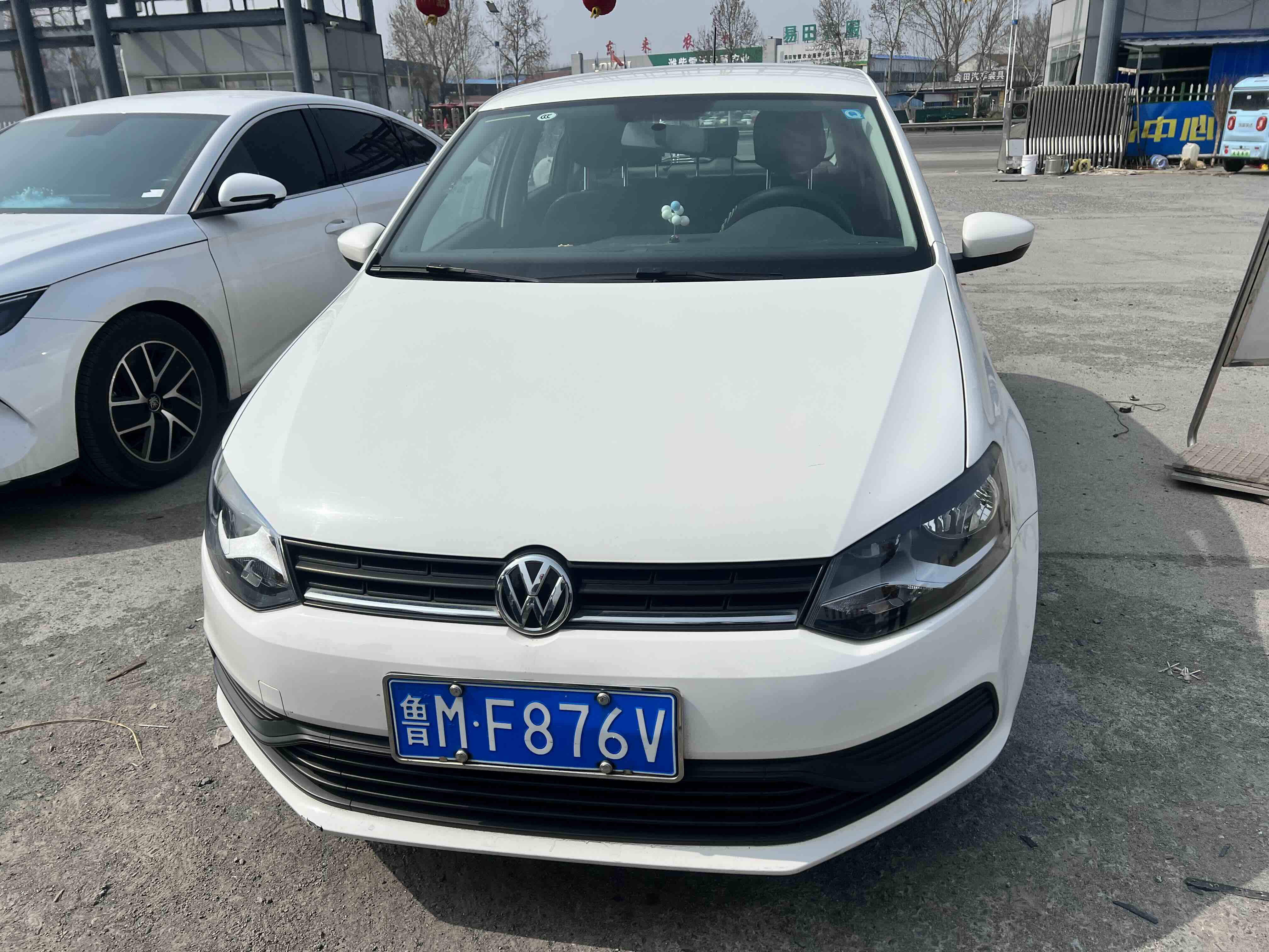 Volkswagen Polo 2019 car image #2