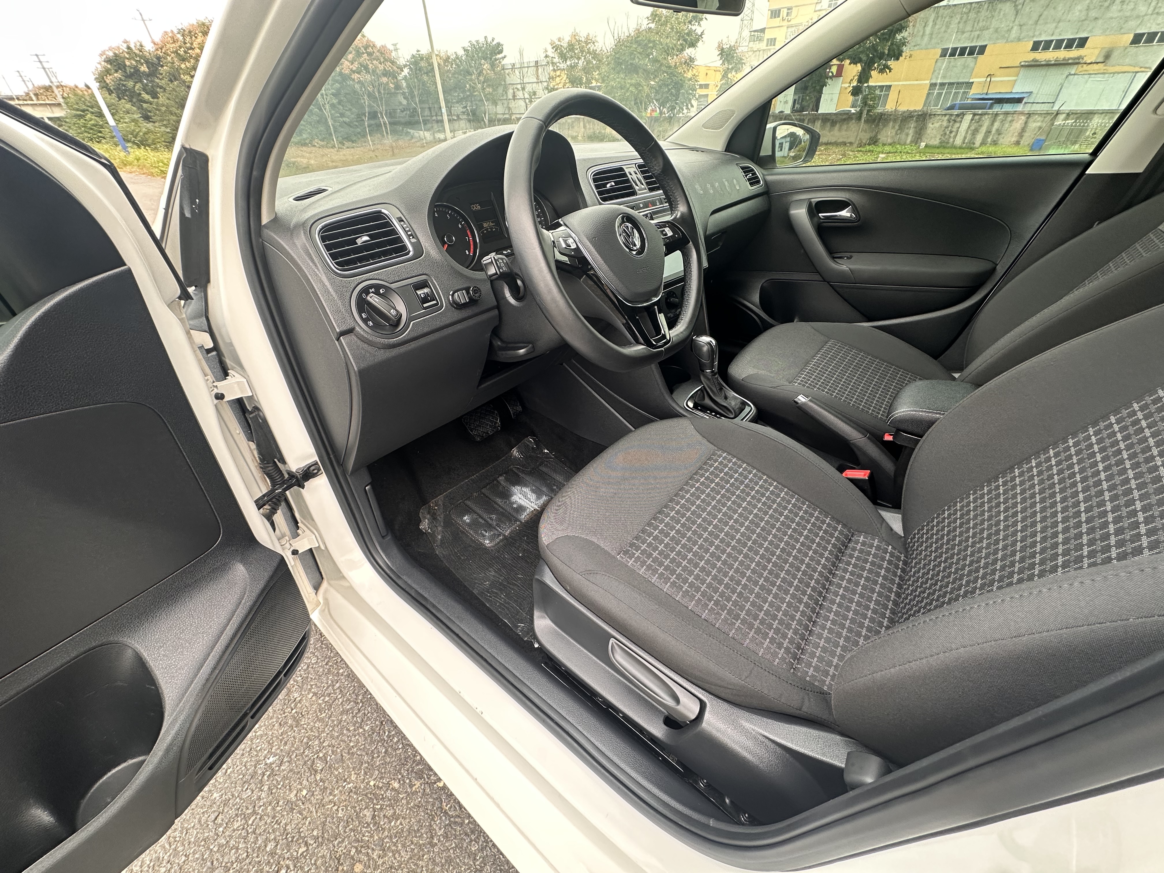 Polo 2019 #2 Polo 2019 car image #2