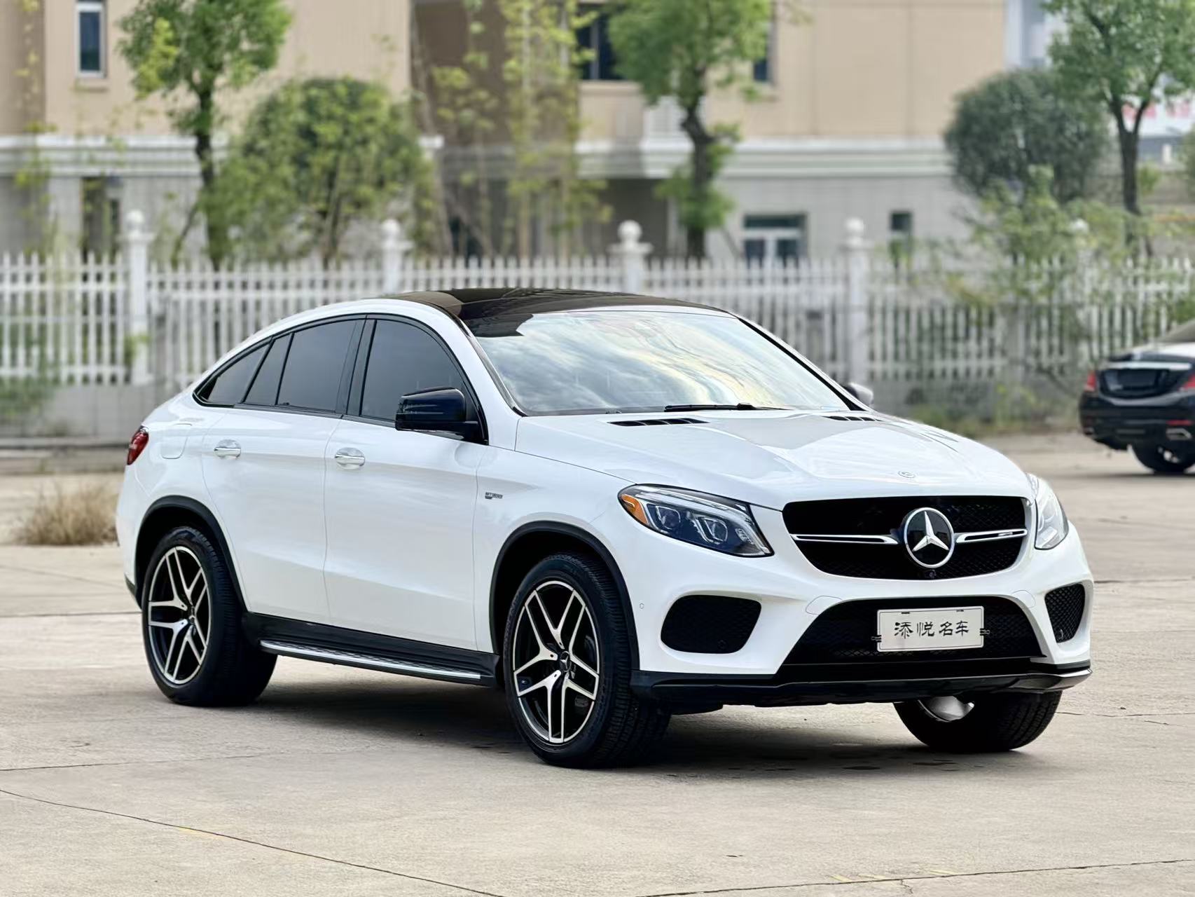 Mercedes-Benz GLE Coupe AMG 2018 car image #2
