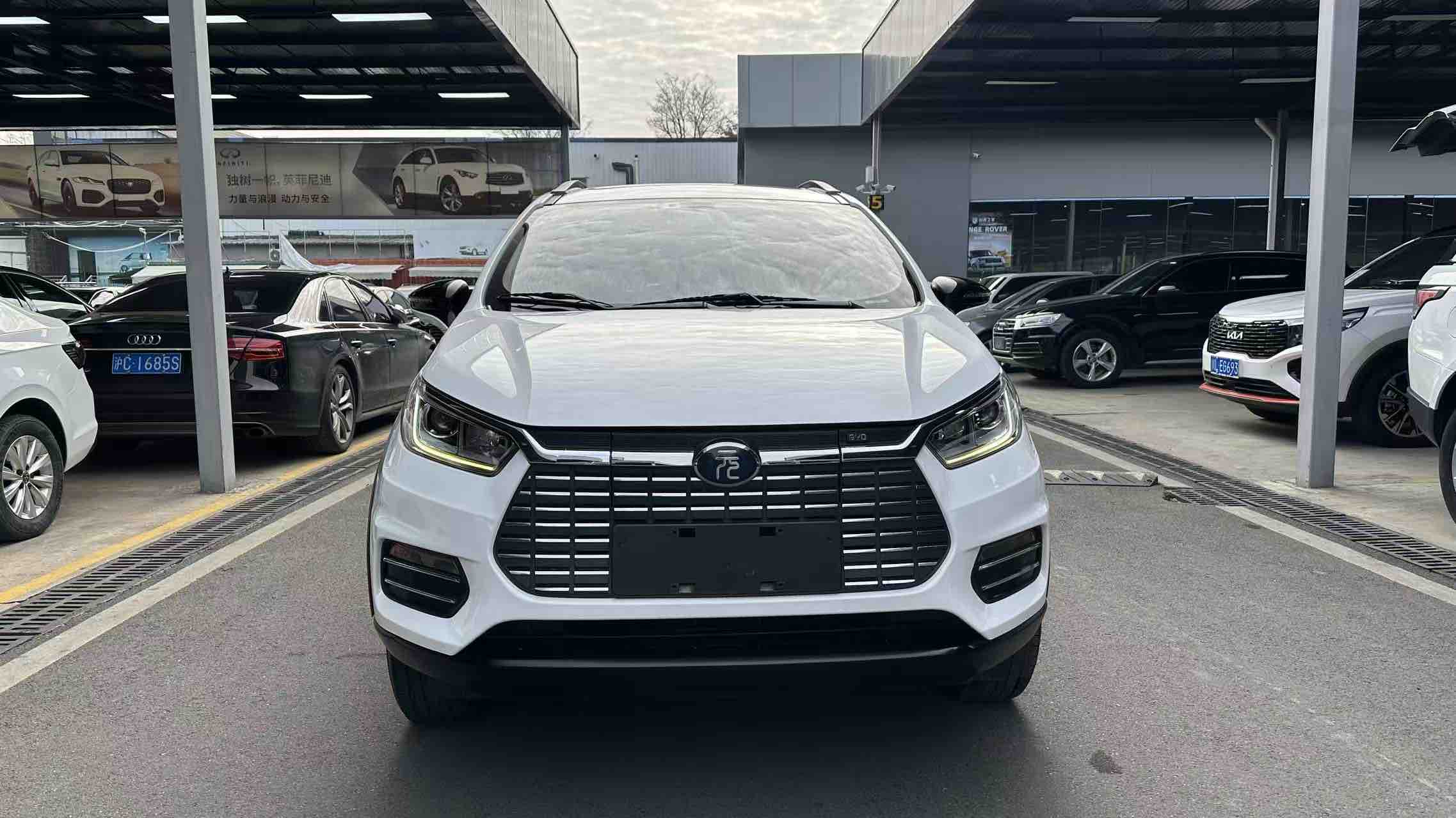 BYD Yuan New Energy 2018 car image #2