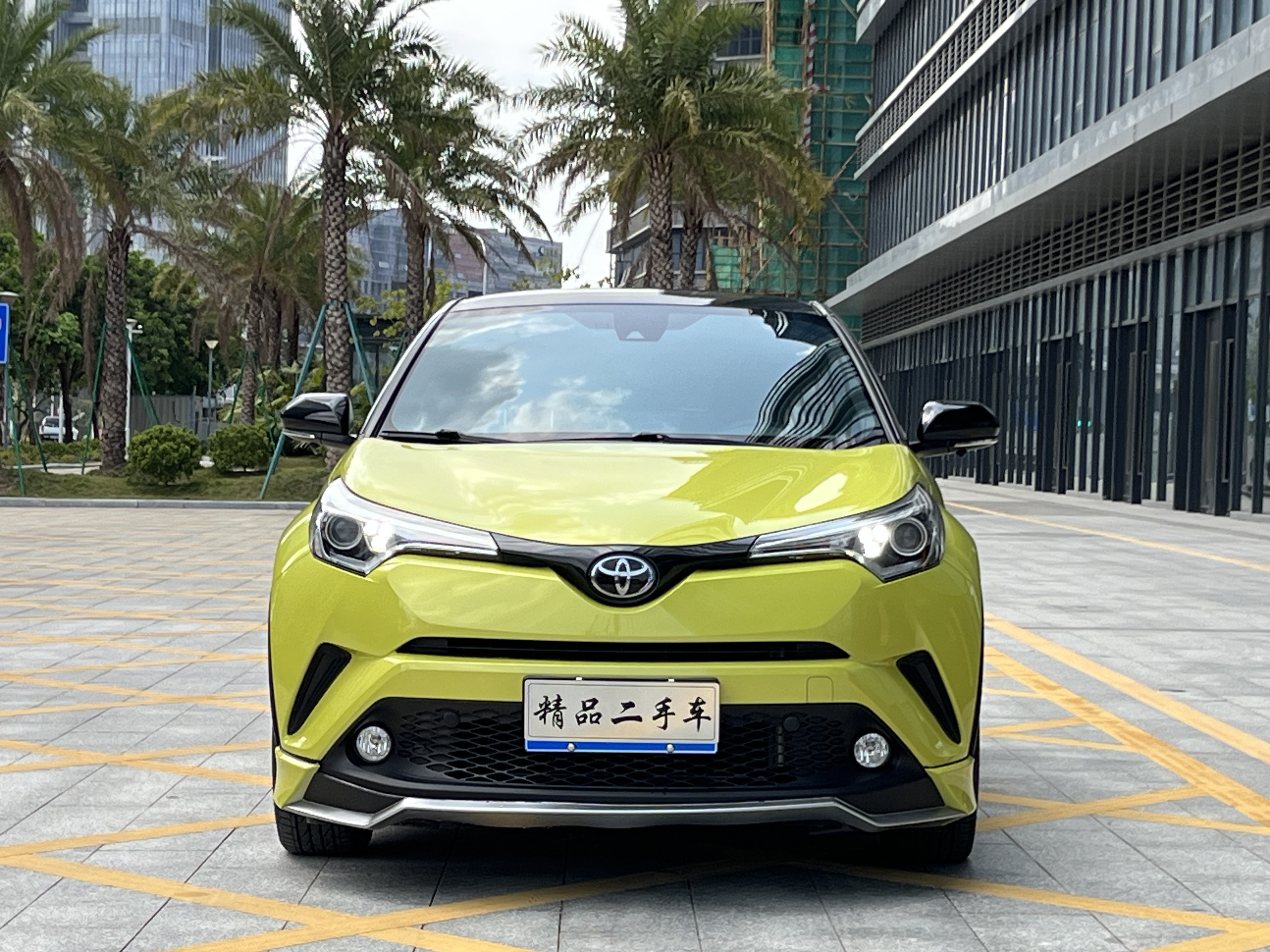 Toyota C-HR 2019 #2 Toyota C-HR 2019 car image #2