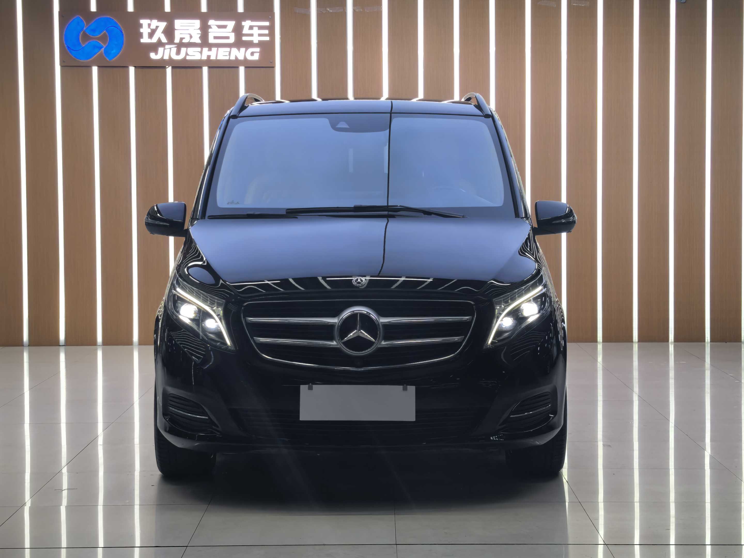 Mercedes-Benz V Class 2019 #2 Mercedes-Benz V Class 2019 car image #2