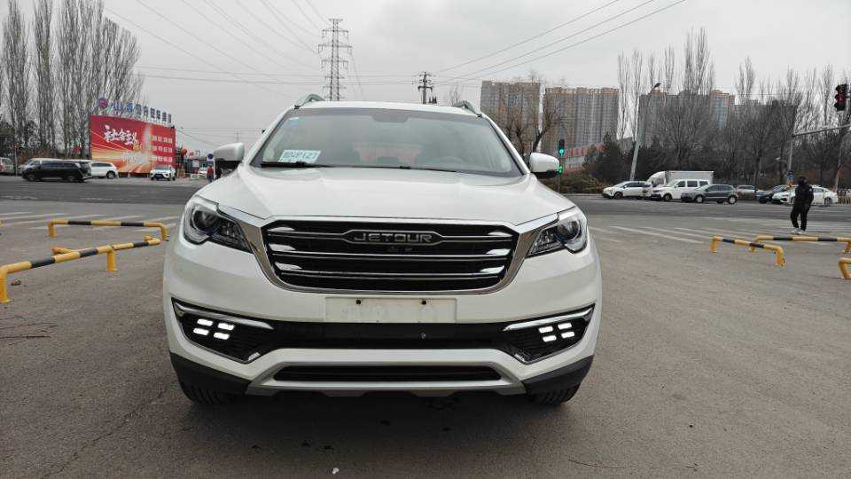X70 2019 car image #2