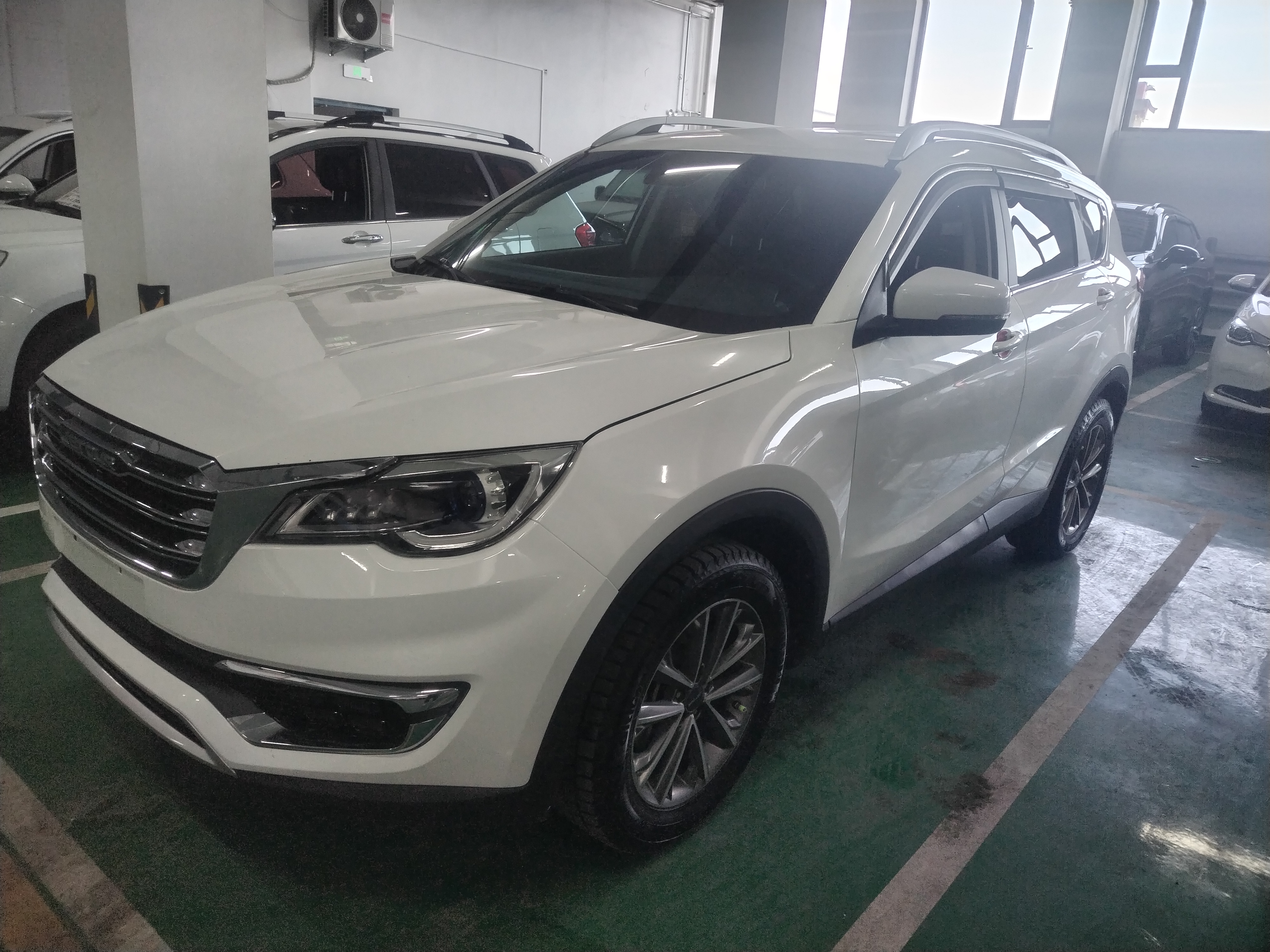 X70 2019 #2 X70 2019 car image #2