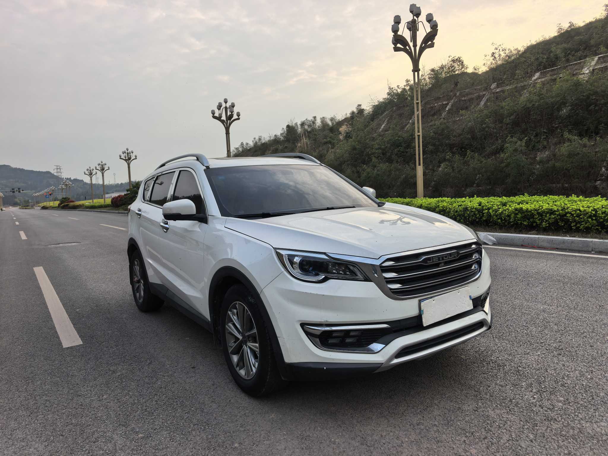 X70 2018 #2 X70 2018 car image #2