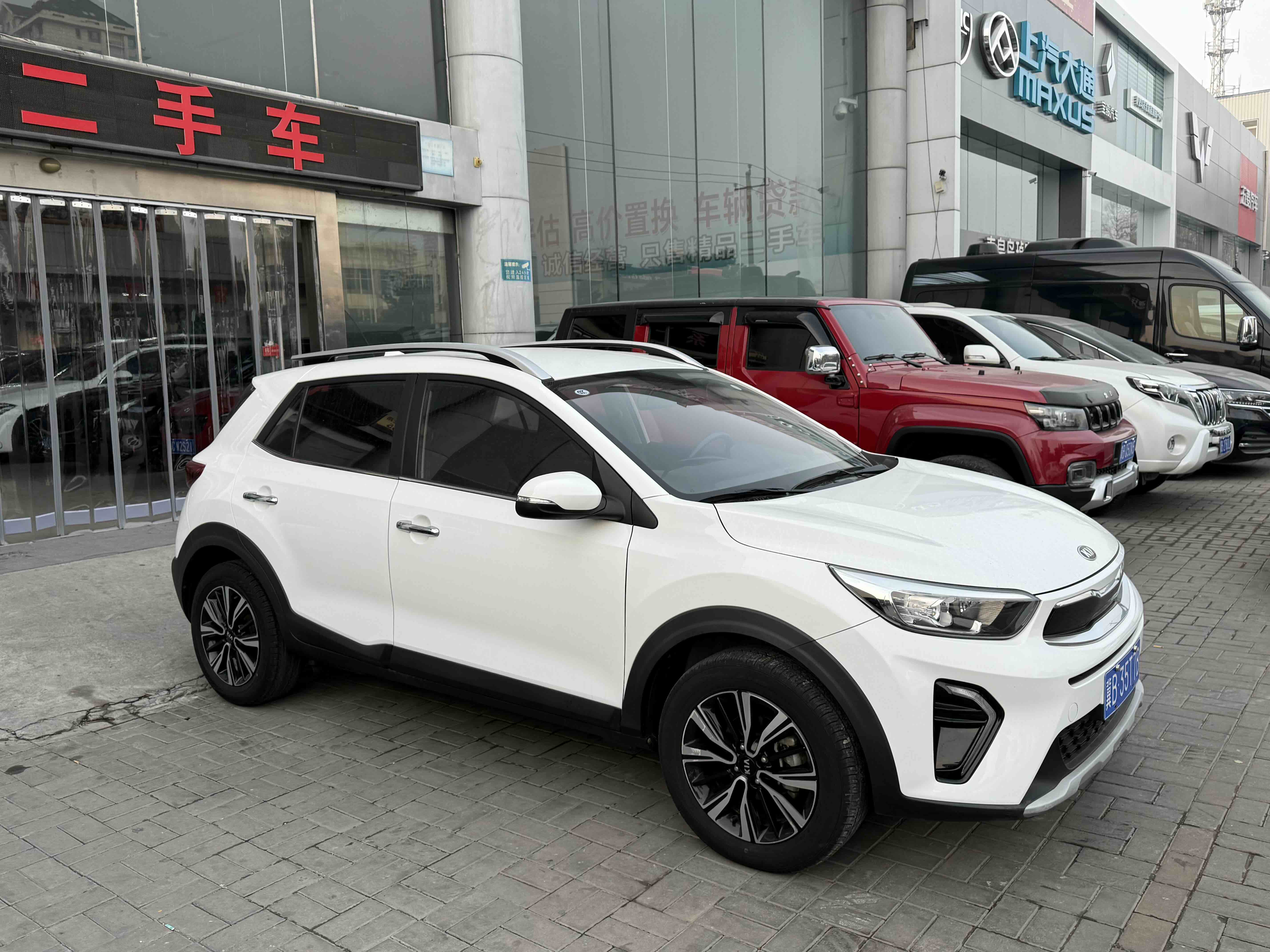 Kia KX1 2020 car image #2