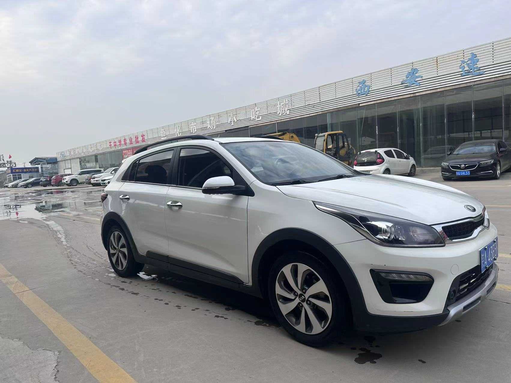 Kia Rio Cross 2018 صورة سيارة #2