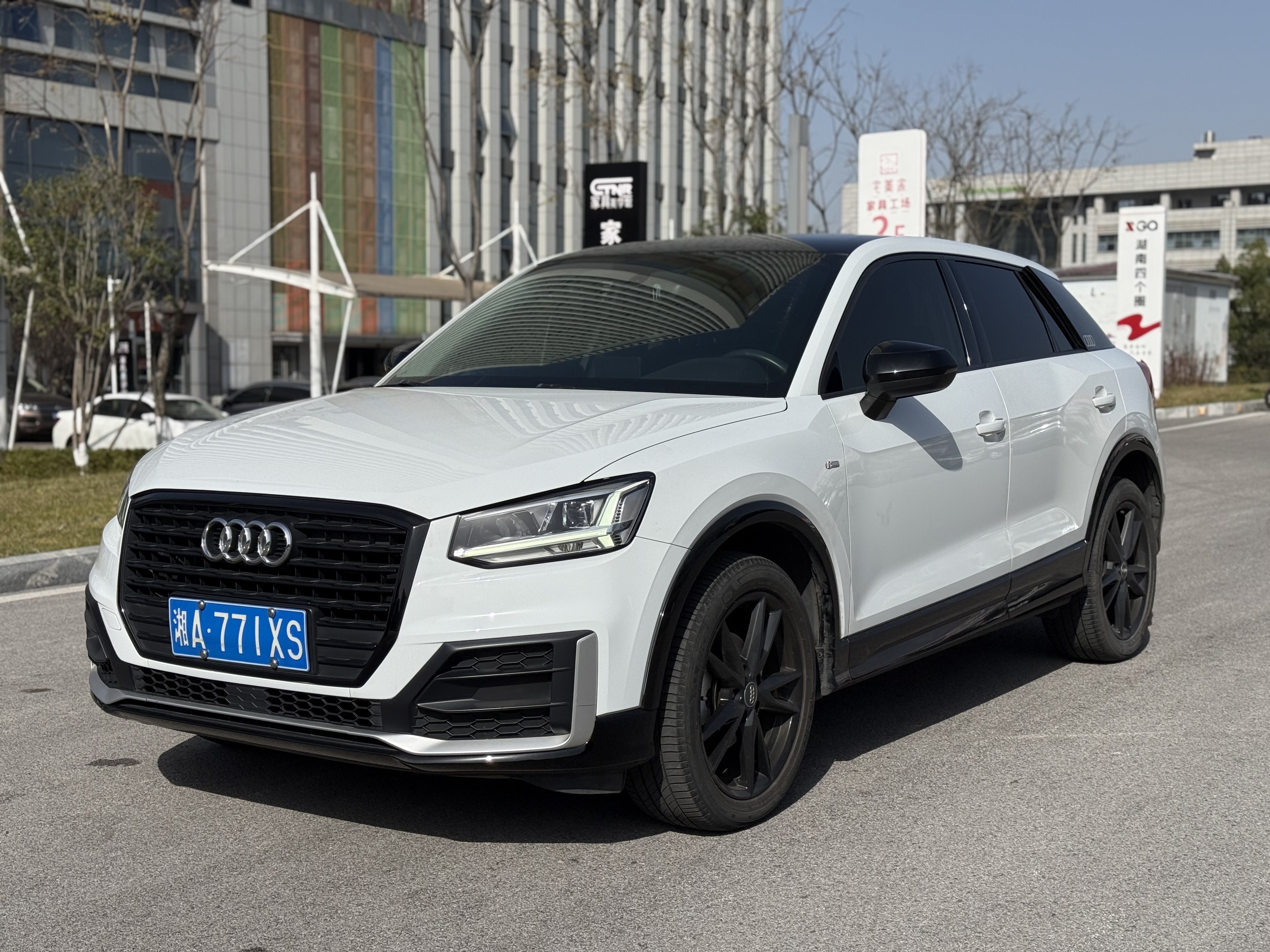 Audi Q2L 2019 #2 Audi Q2L 2019 car image #2