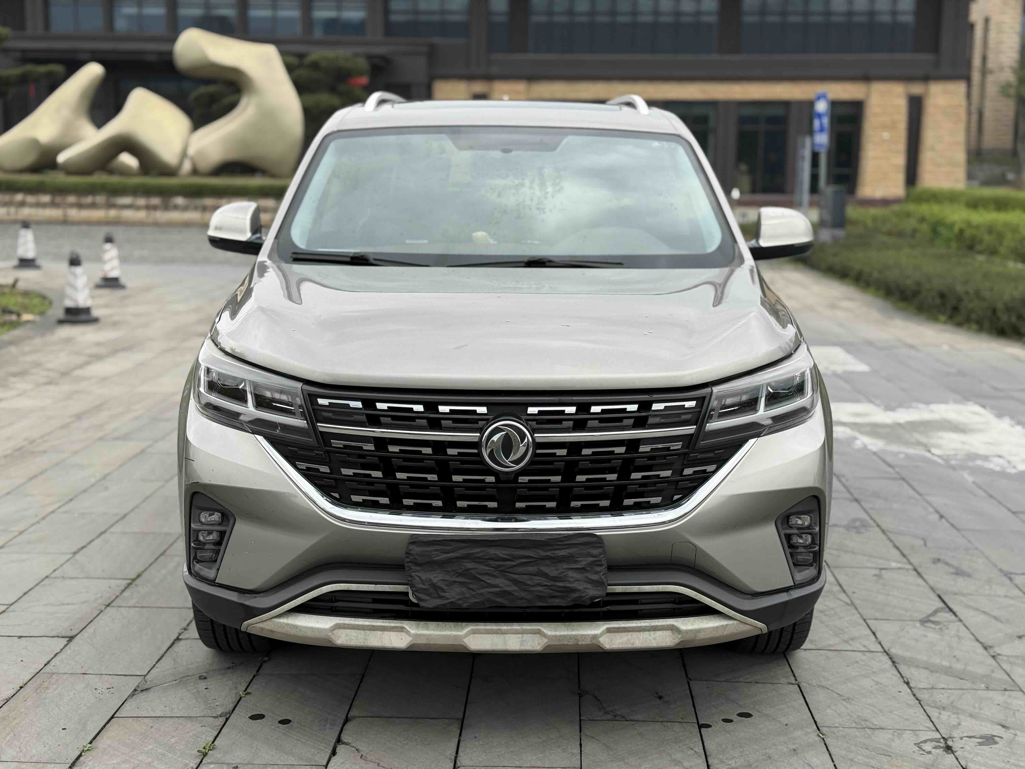 T5 2019 car image #2