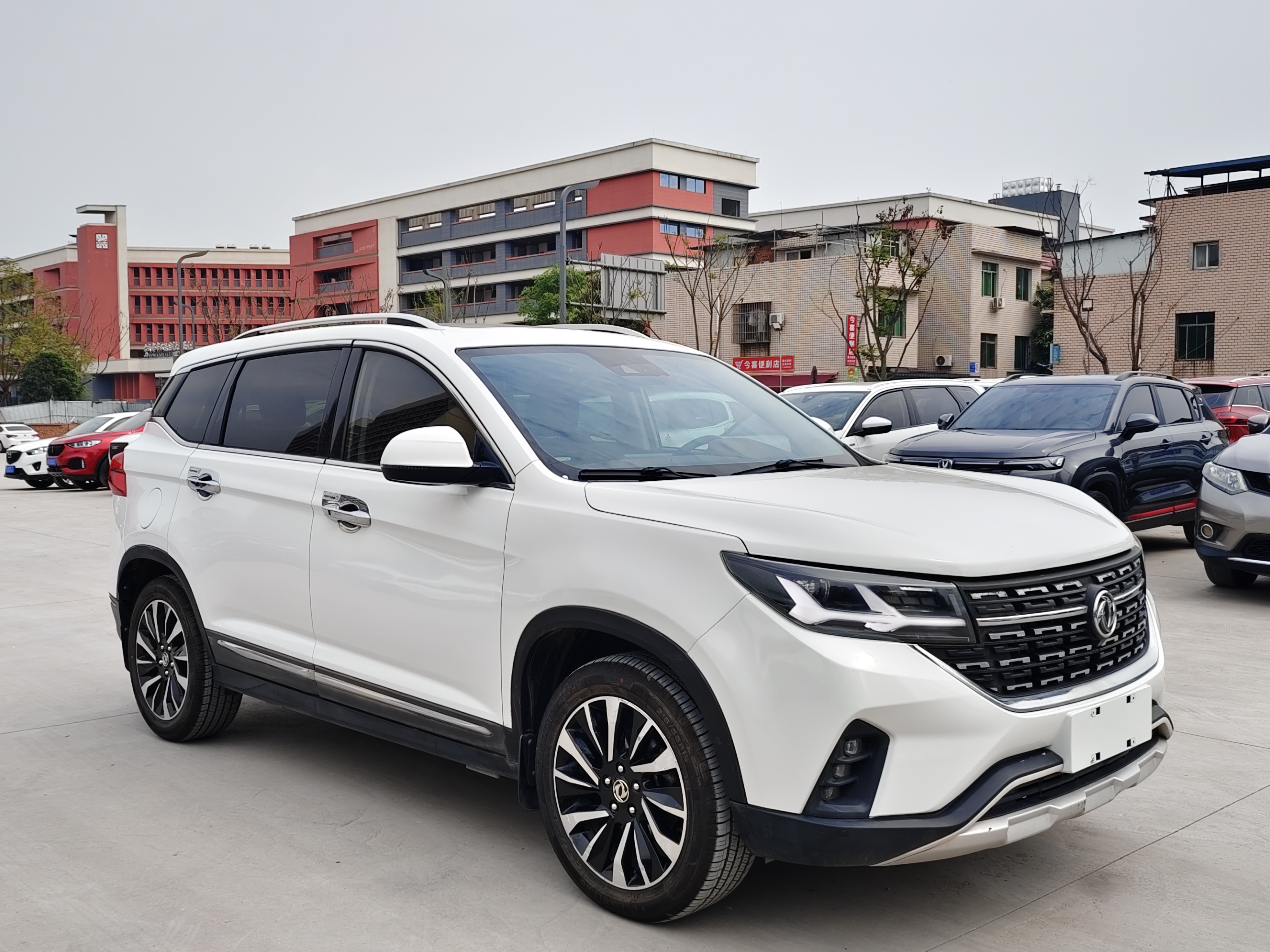 T5 2019 #2 T5 2019 car image #2