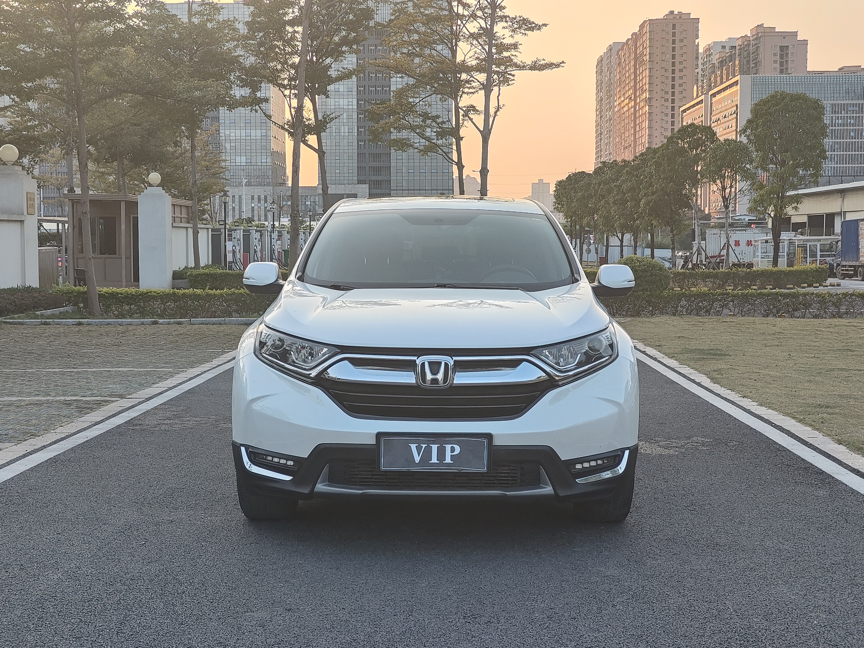 Honda CR-V 2019 car image #2