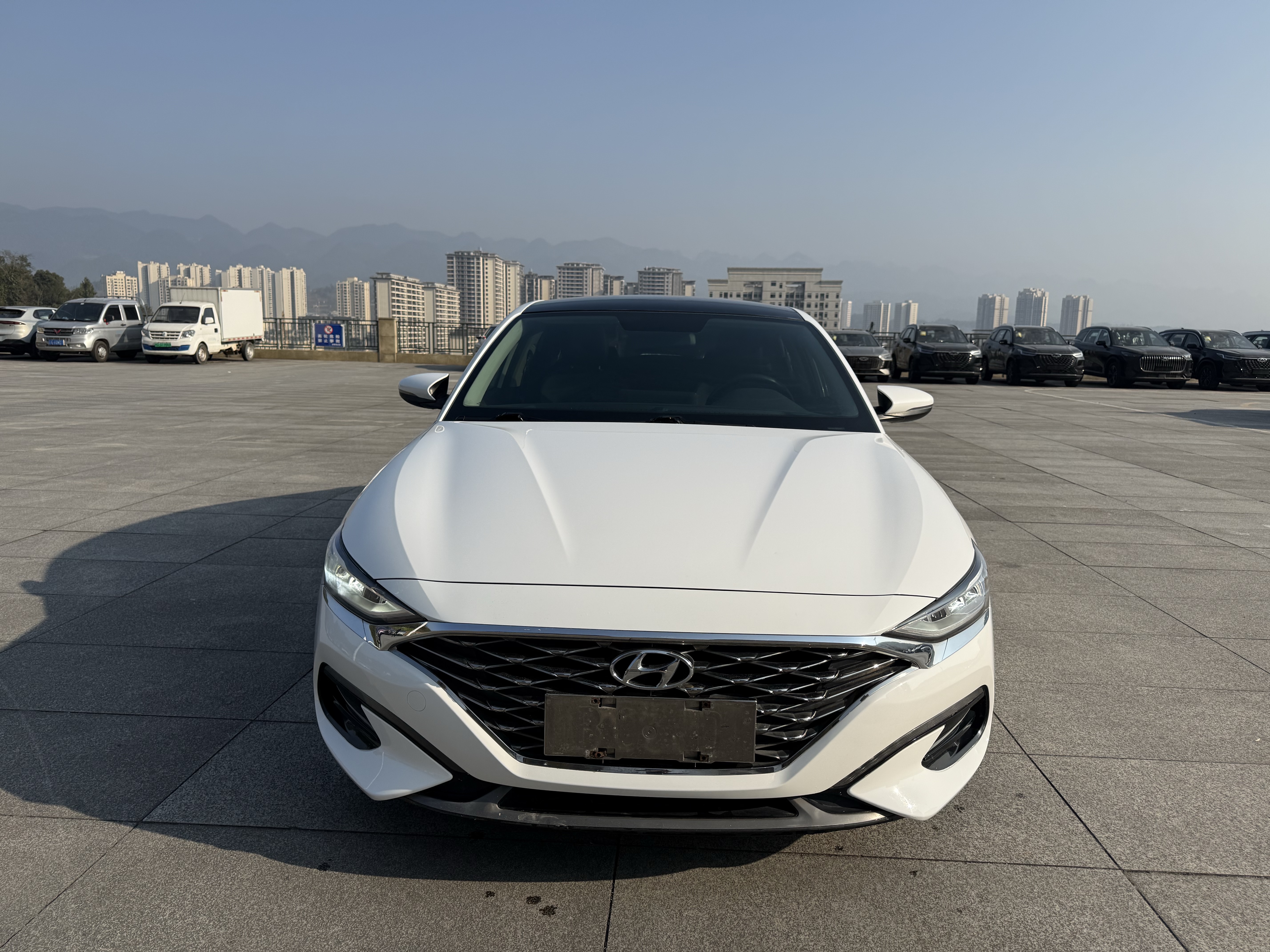 Hyundai Lafesta 2019 #2 Hyundai Lafesta 2019 car image #2