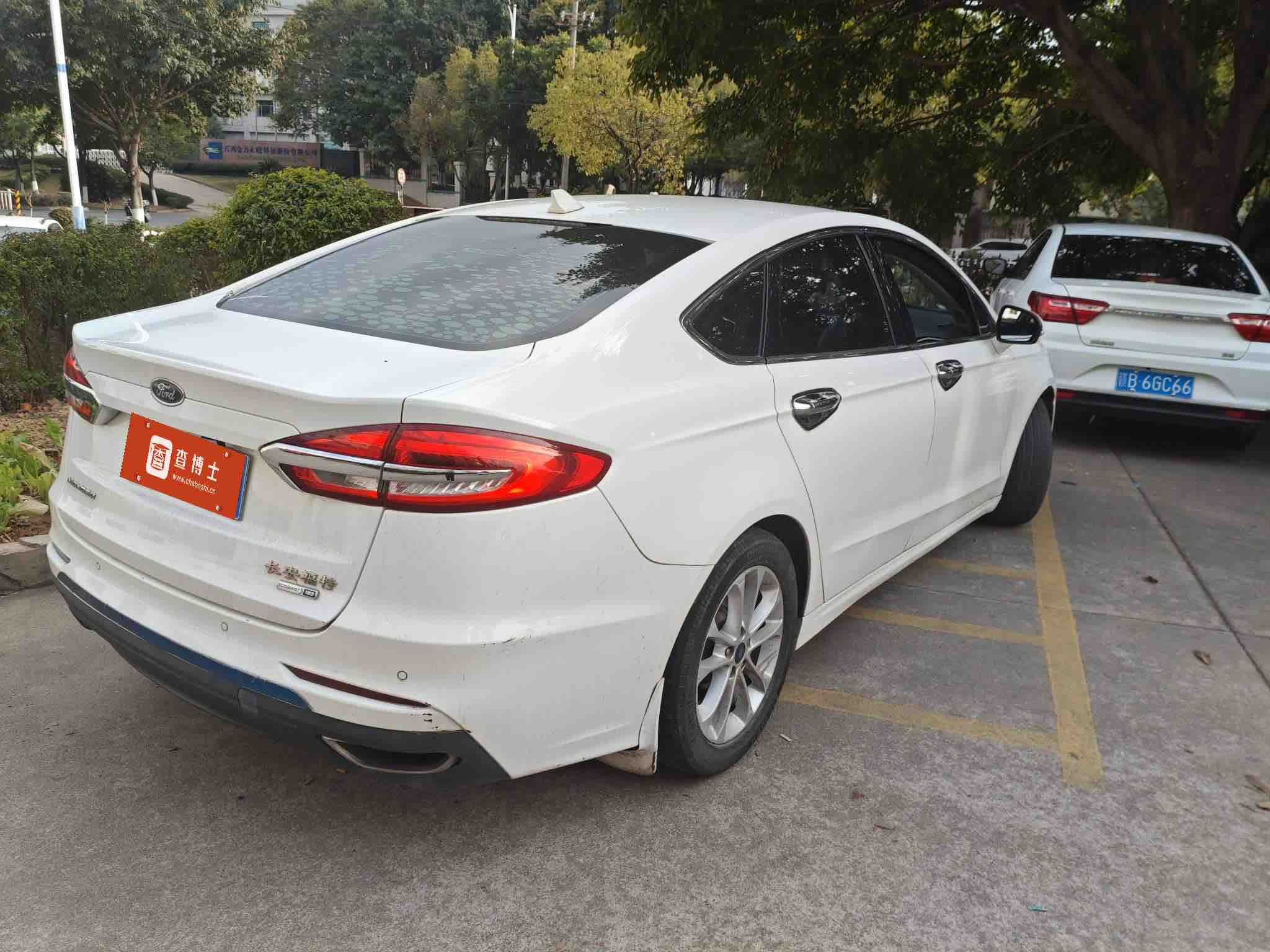 Ford Mondeo 2018 car image #2