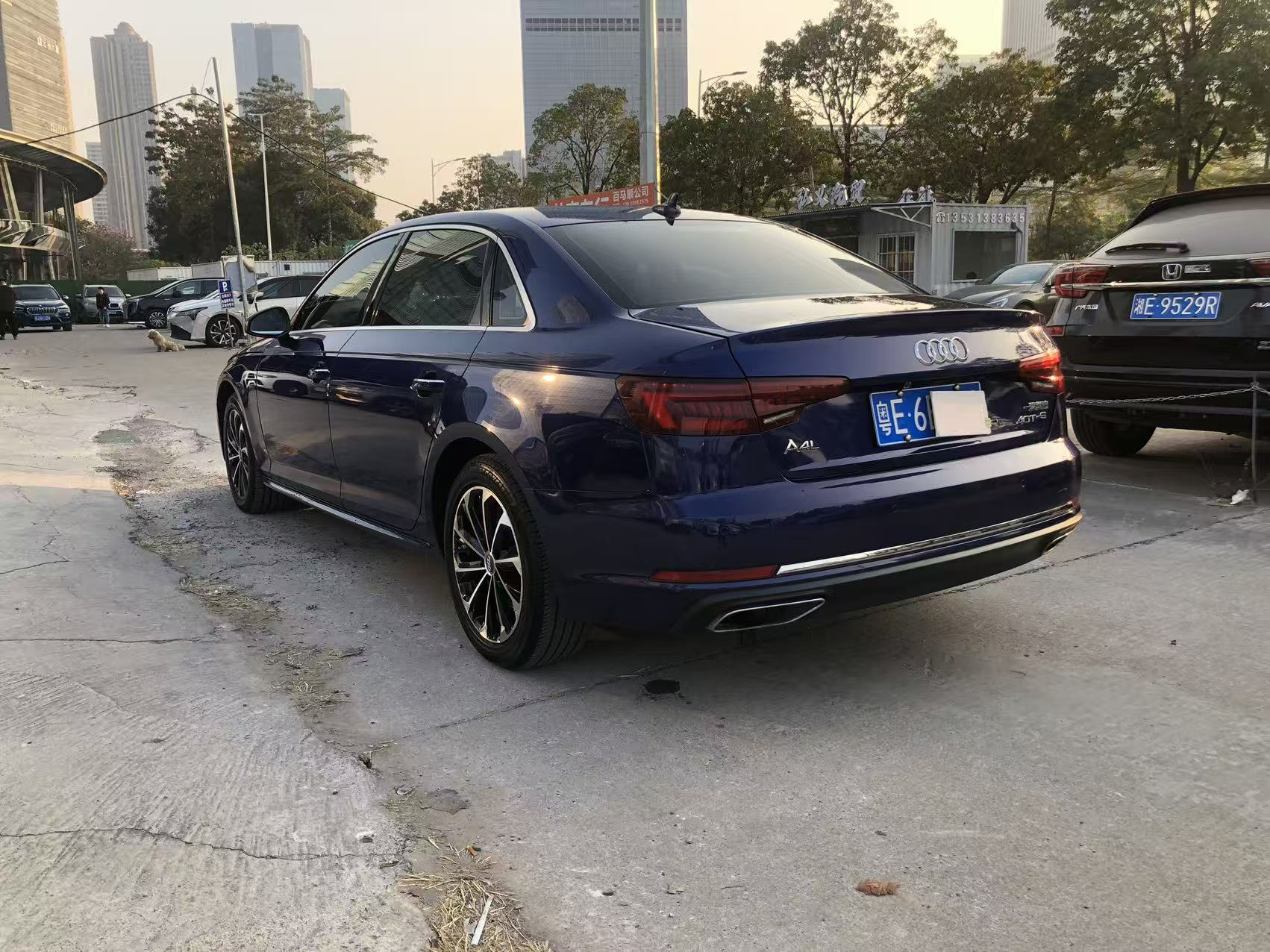 Audi A4L 2019 car image #2