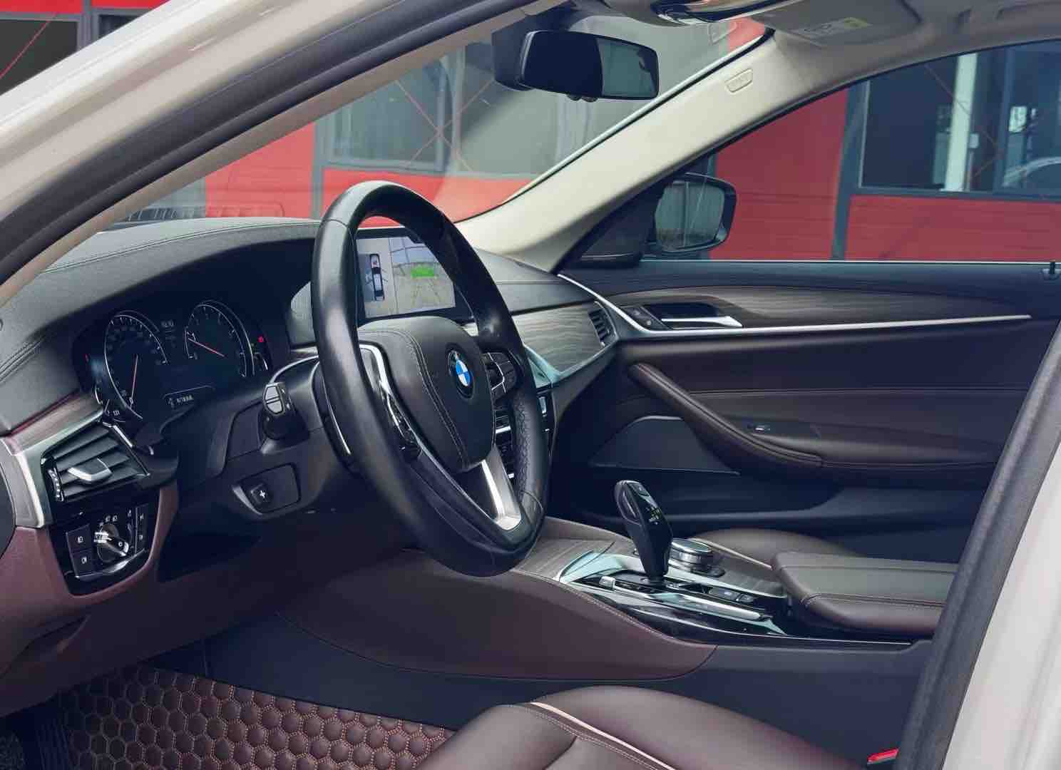 BMW 5 Series 2018 car image #2