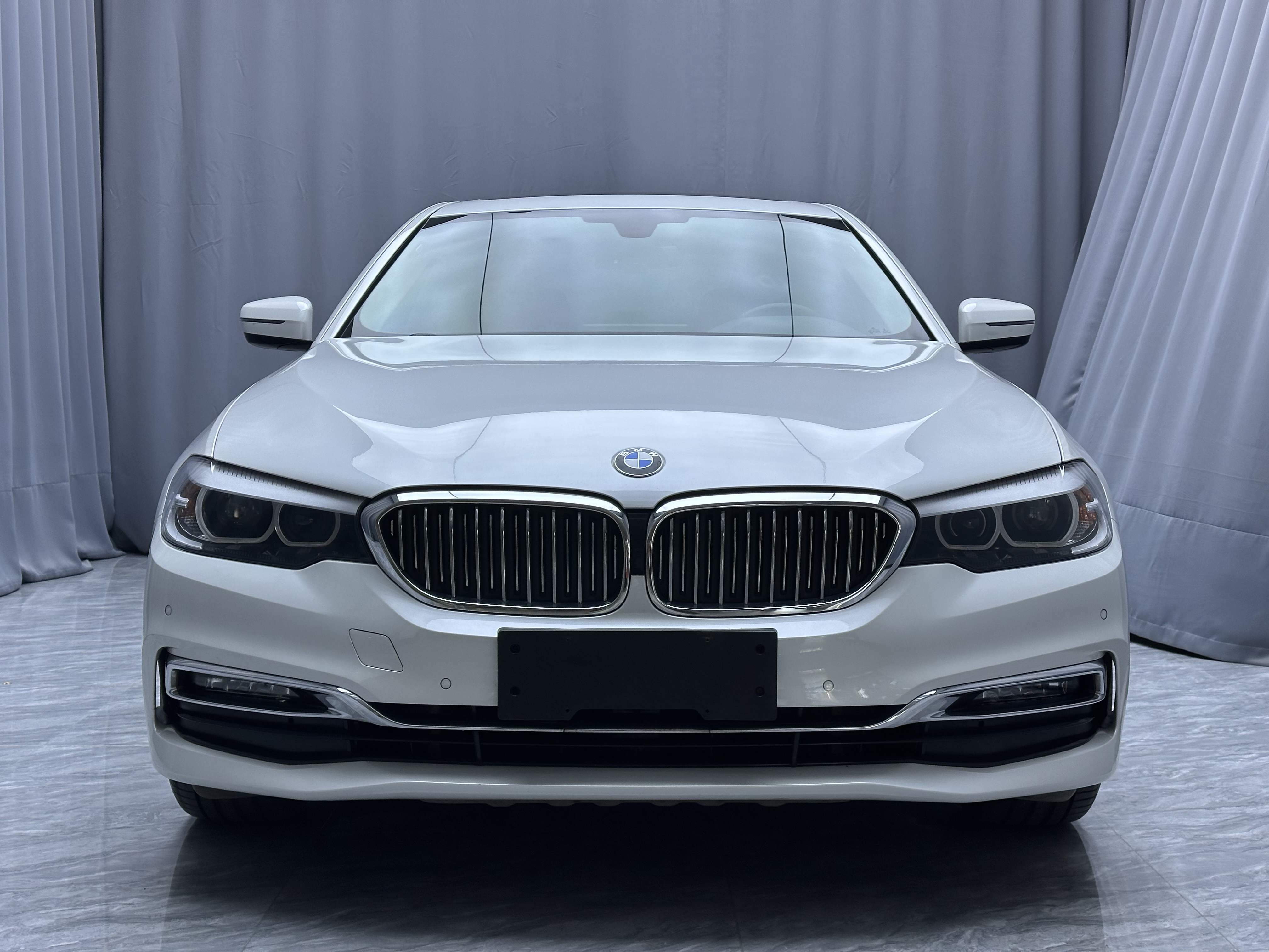 BMW 5 Series 2019 #2 BMW 5 Series 2019 car image #2
