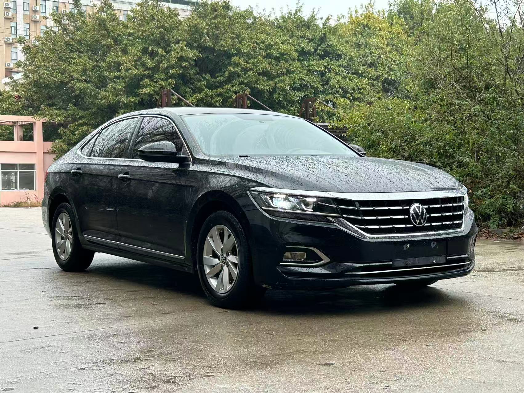 Volkswagen Passat 2020 car image #2