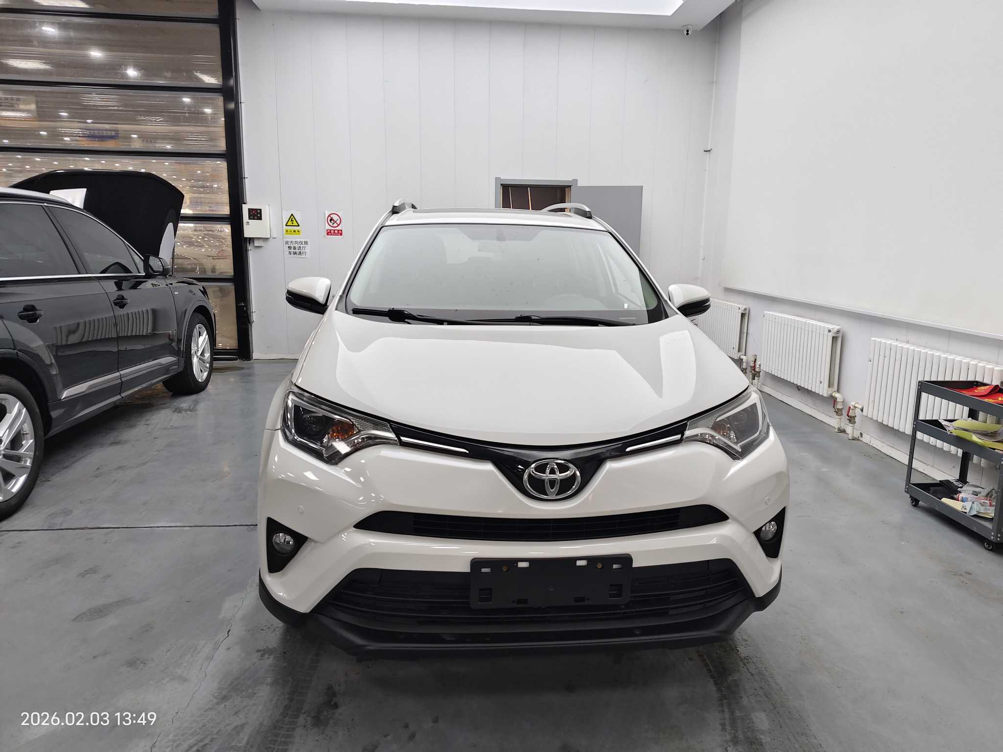 Toyota RAV4 2019 car image #2