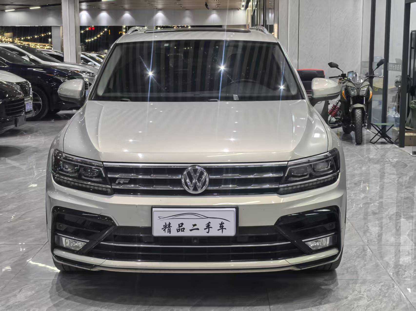 Volkswagen Tiguan L 2019 #2 Volkswagen Tiguan L 2019 car image #2