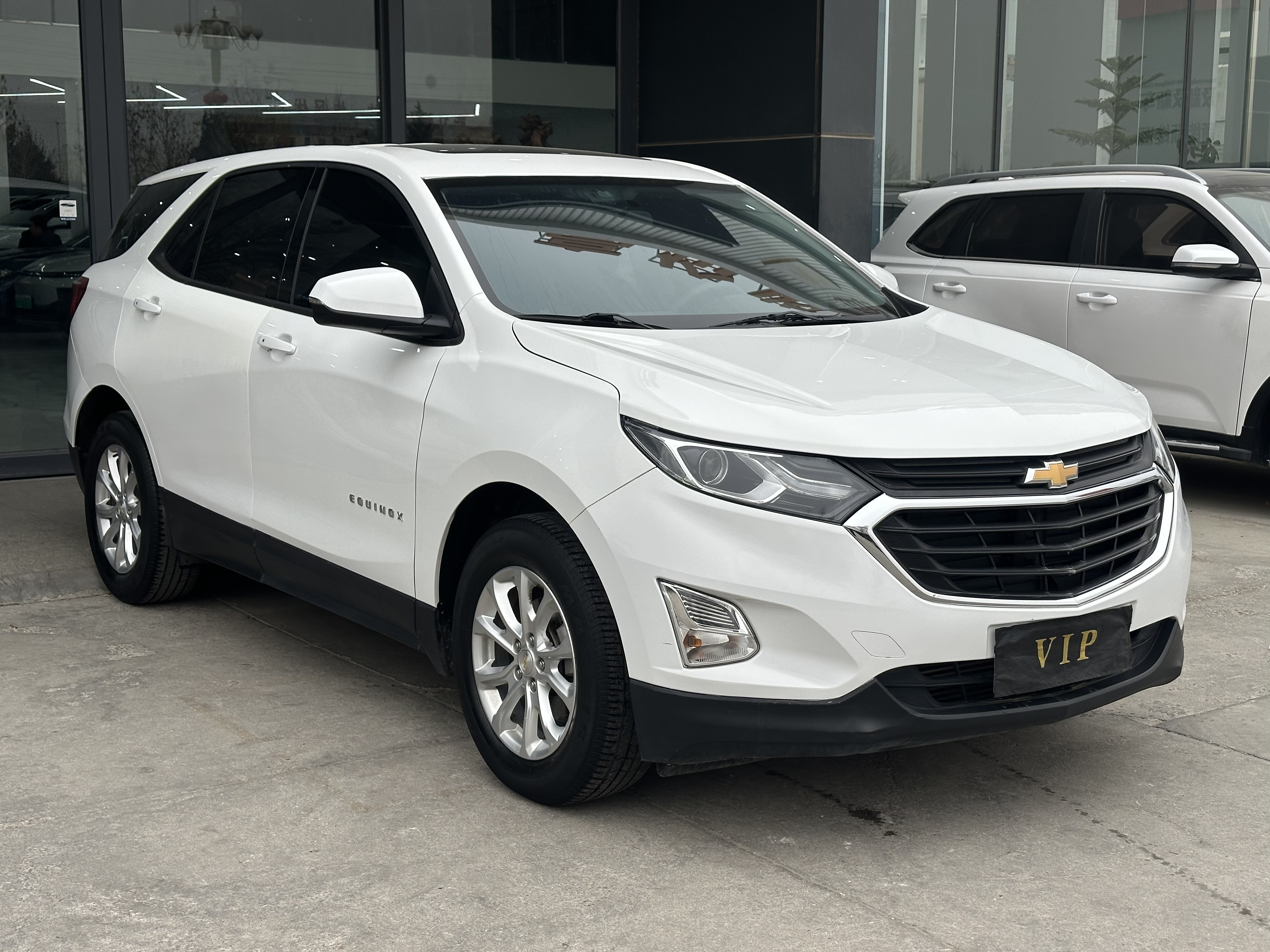 Chevrolet Equinox 2019 car image #2