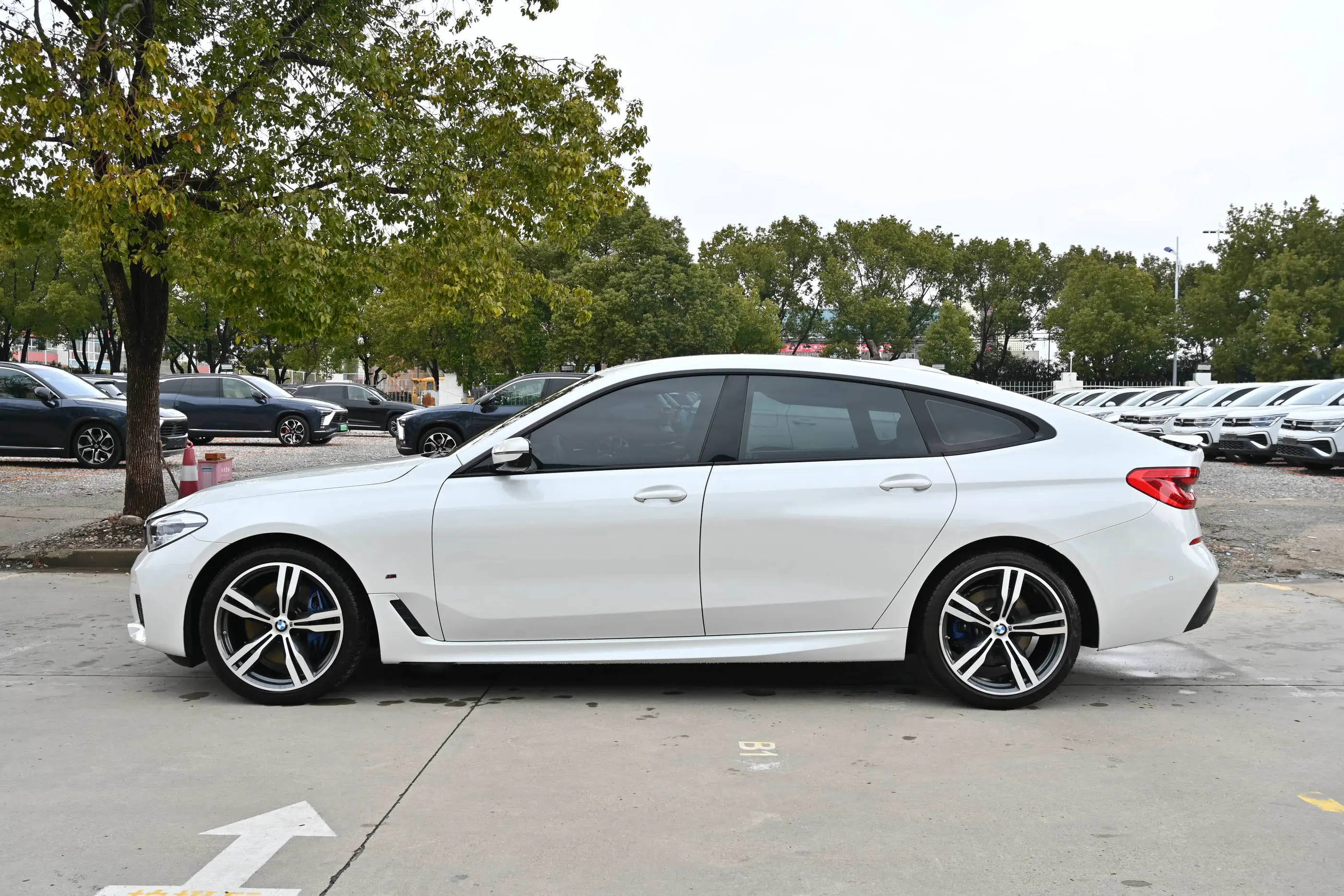 BMW 6 Series GT 2020 #2 BMW 6 Series GT 2020 car image #2