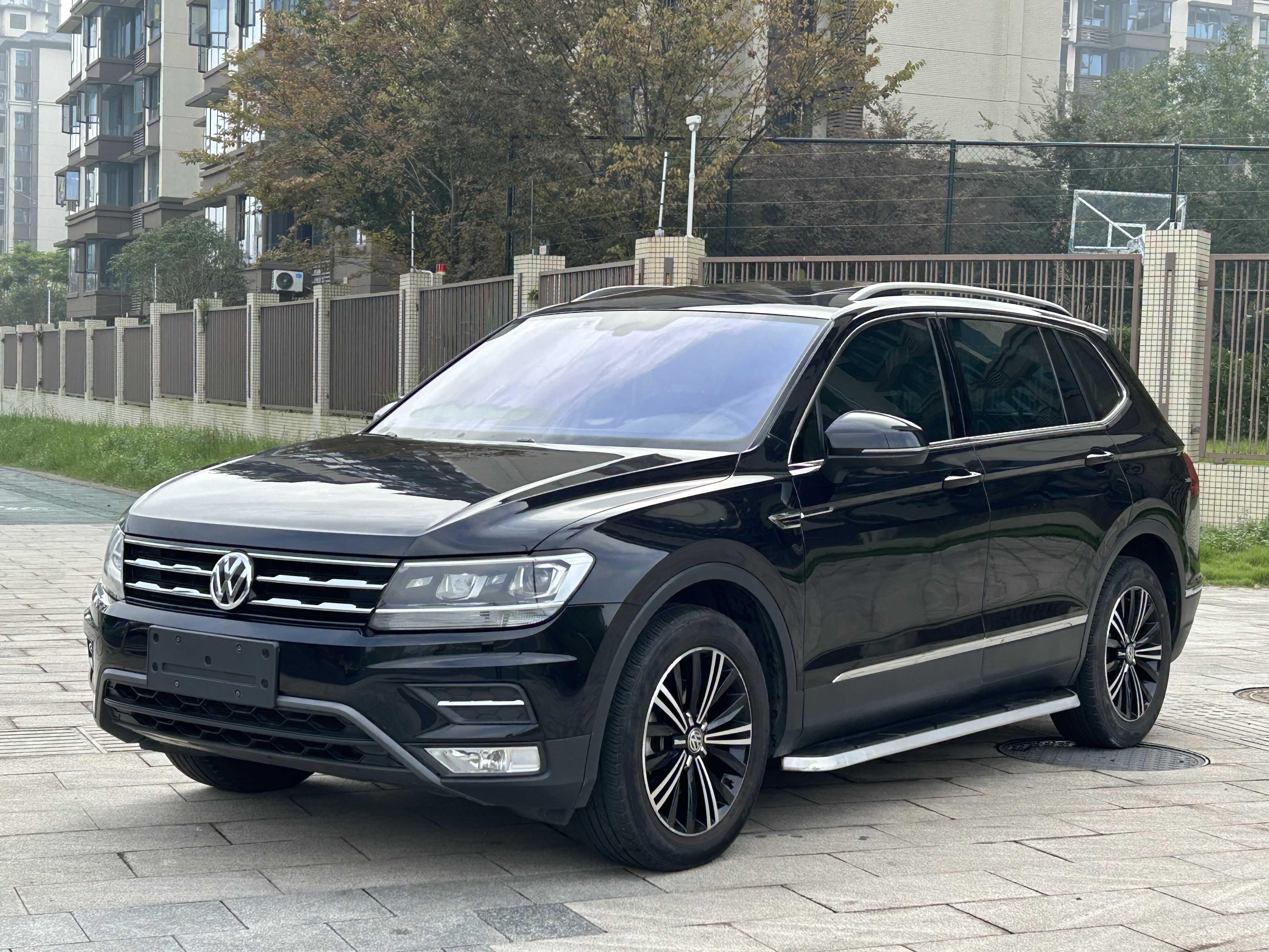 Volkswagen Tiguan L 2019 #2 Volkswagen Tiguan L 2019 car image #2