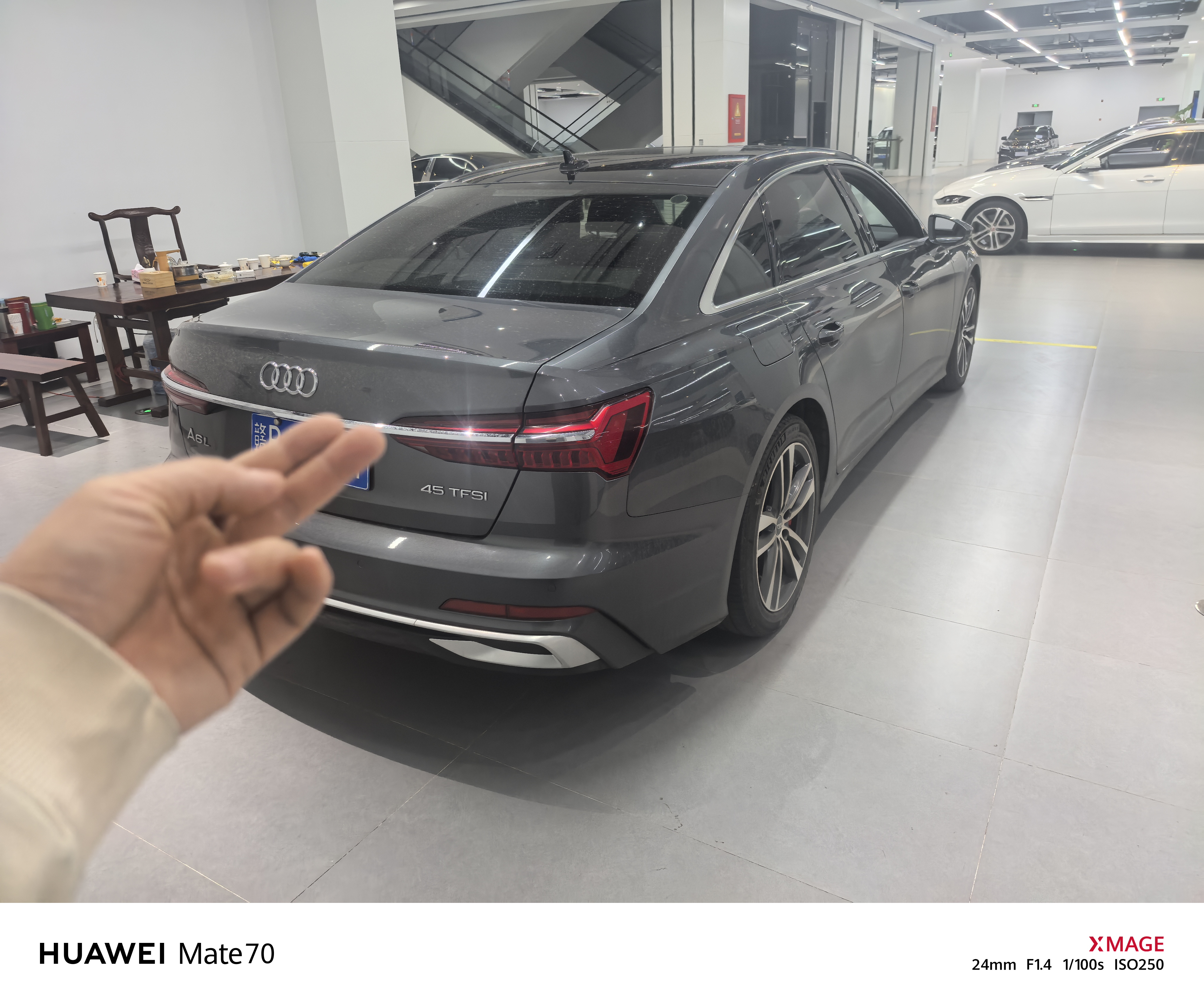 Audi A6L 2019 car image #2