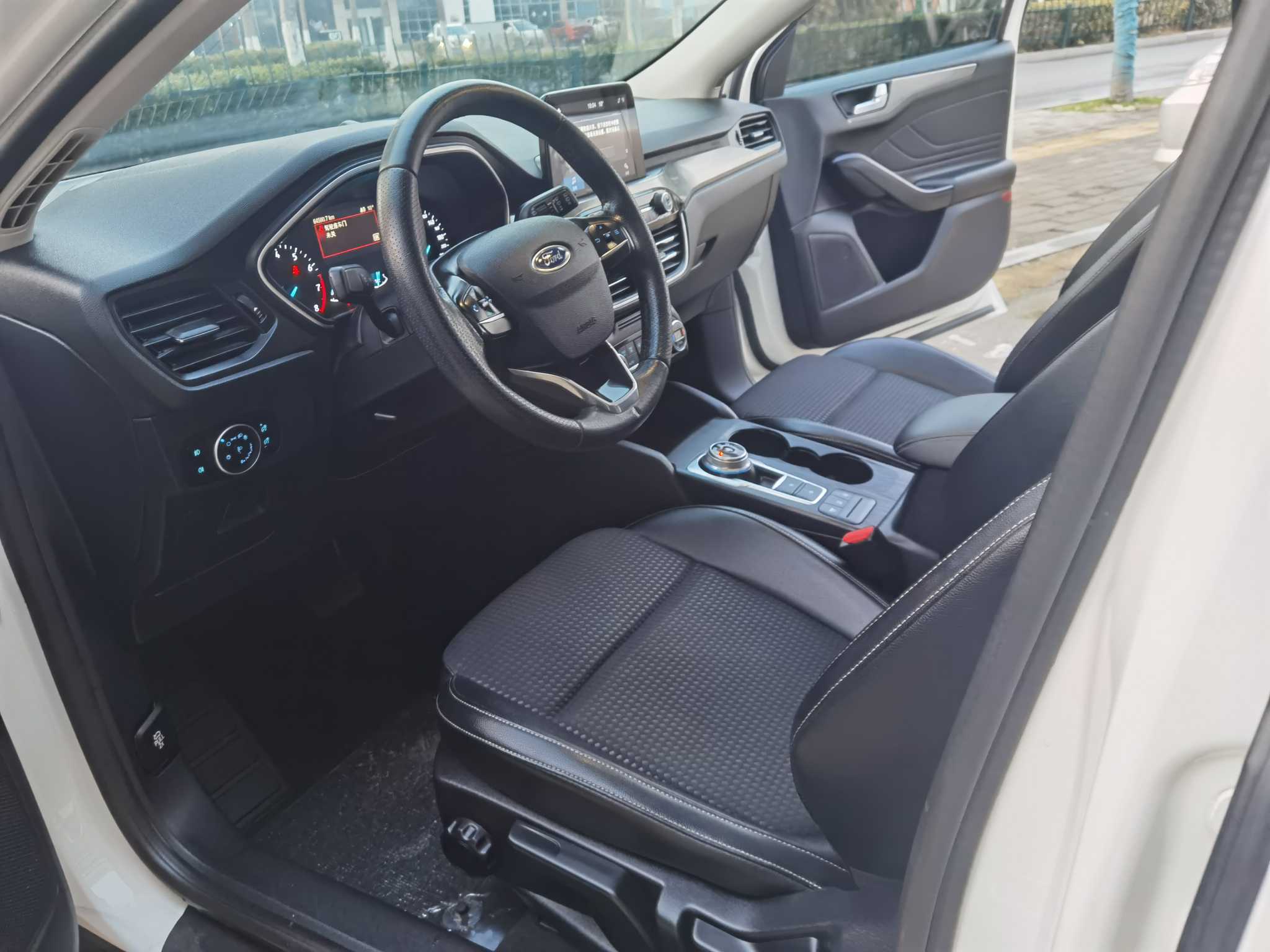 Ford Focus 2019 car image #2