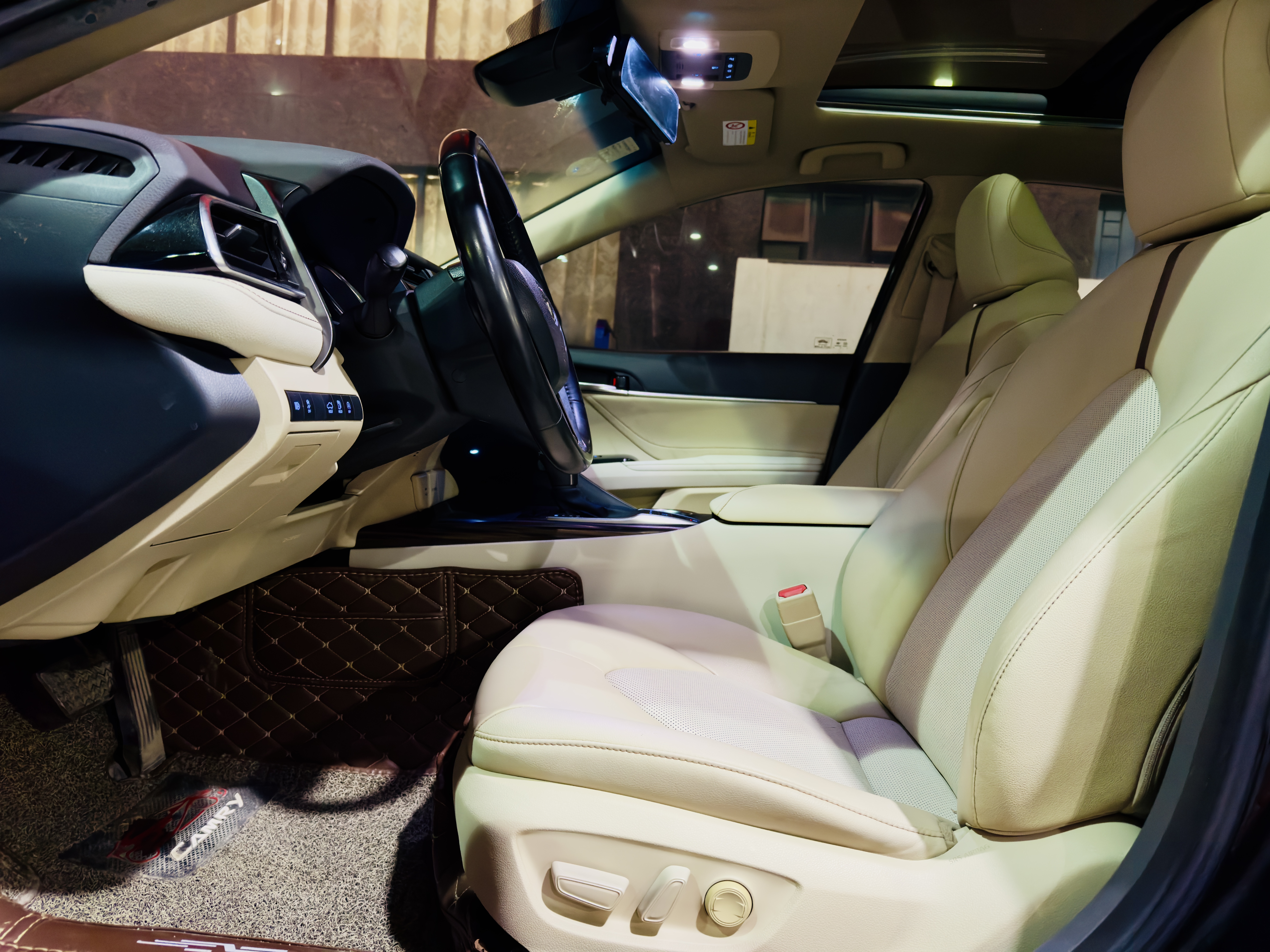 Toyota Camry 2019 car image #2
