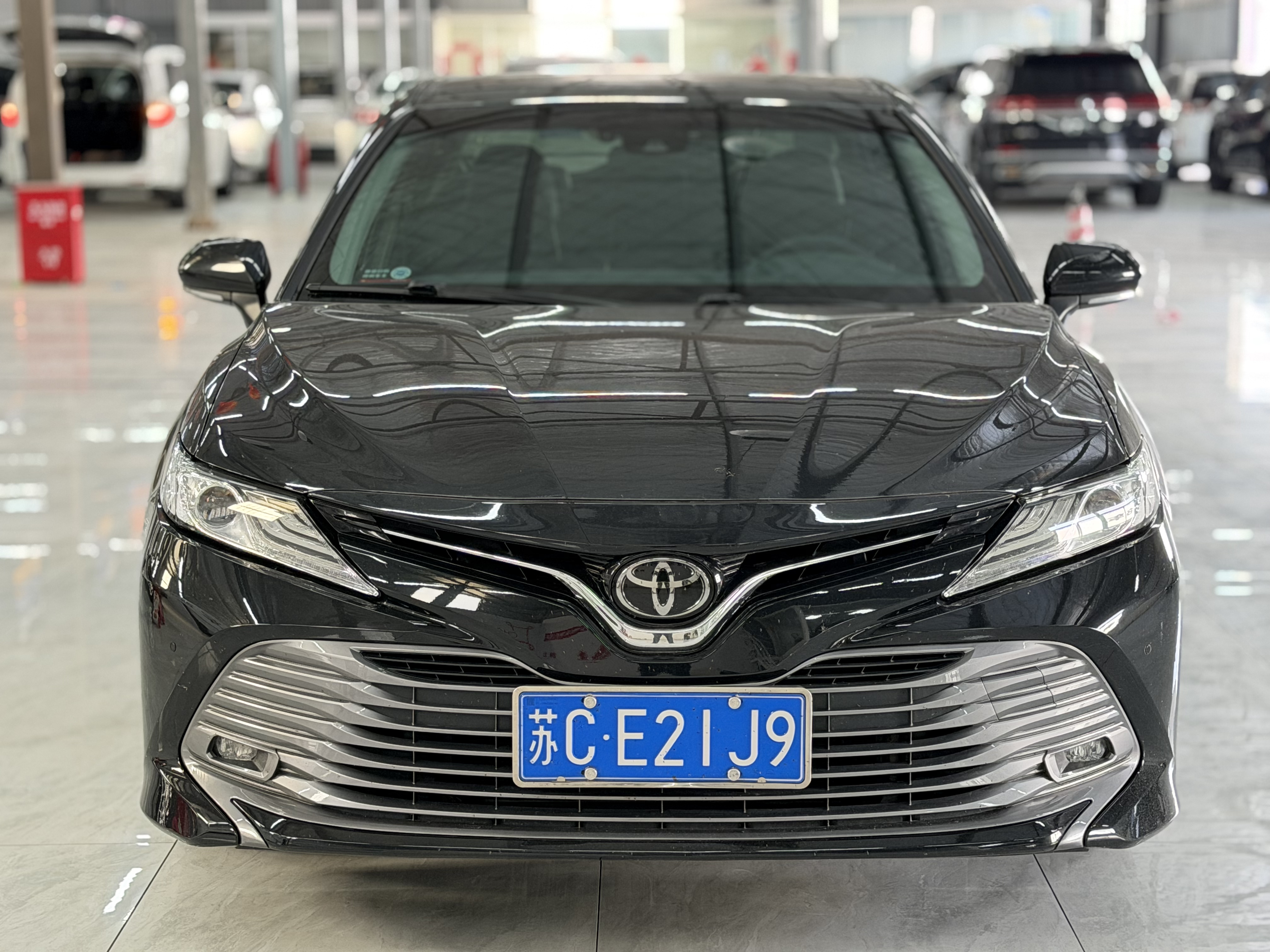 Toyota Camry 2020 immagine di auto #2