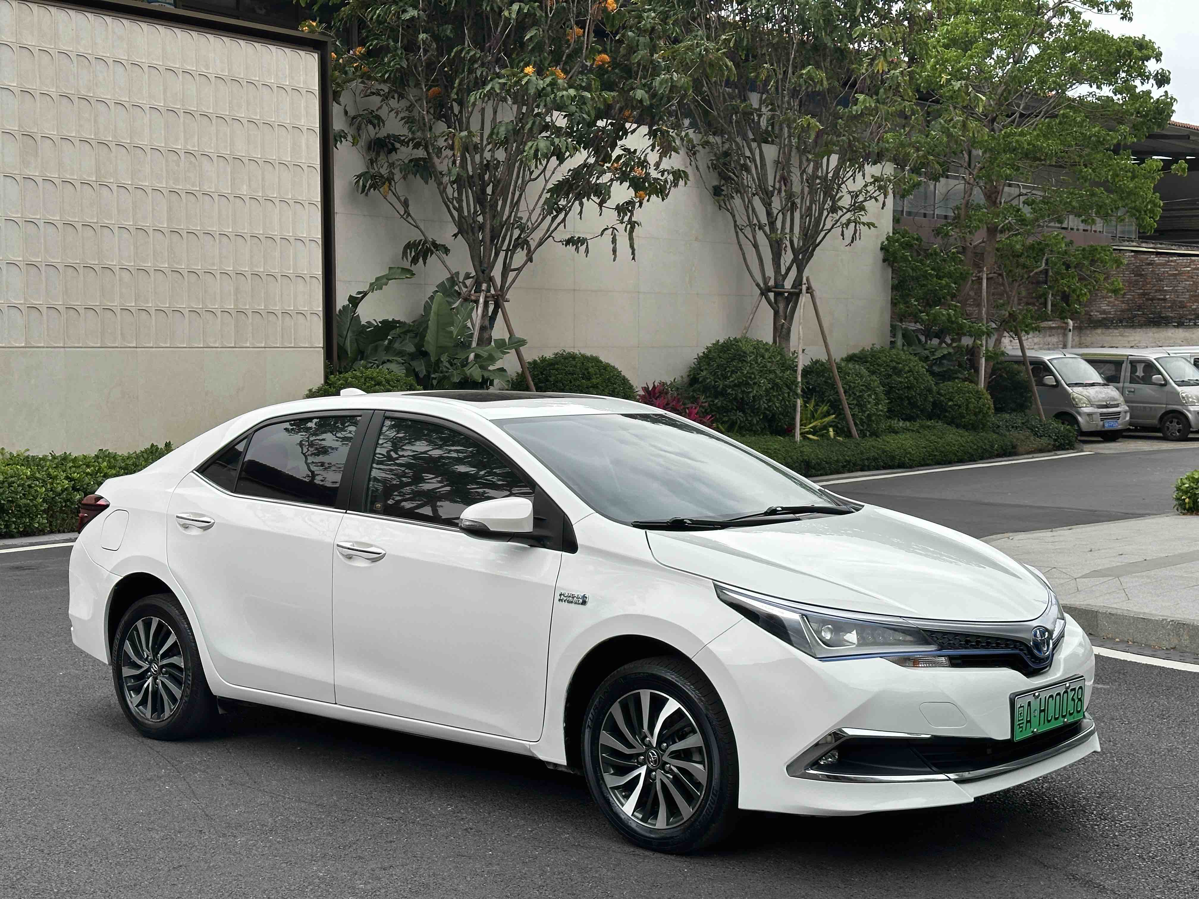 Toyota Corolla Hybird E+ 2019 car image #2