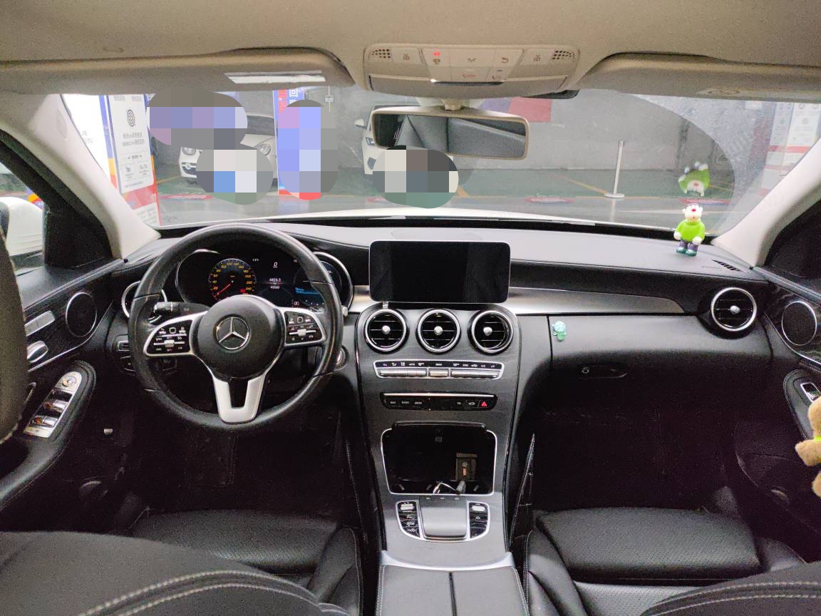 Mercedes-Benz C Class 2019 car image #2