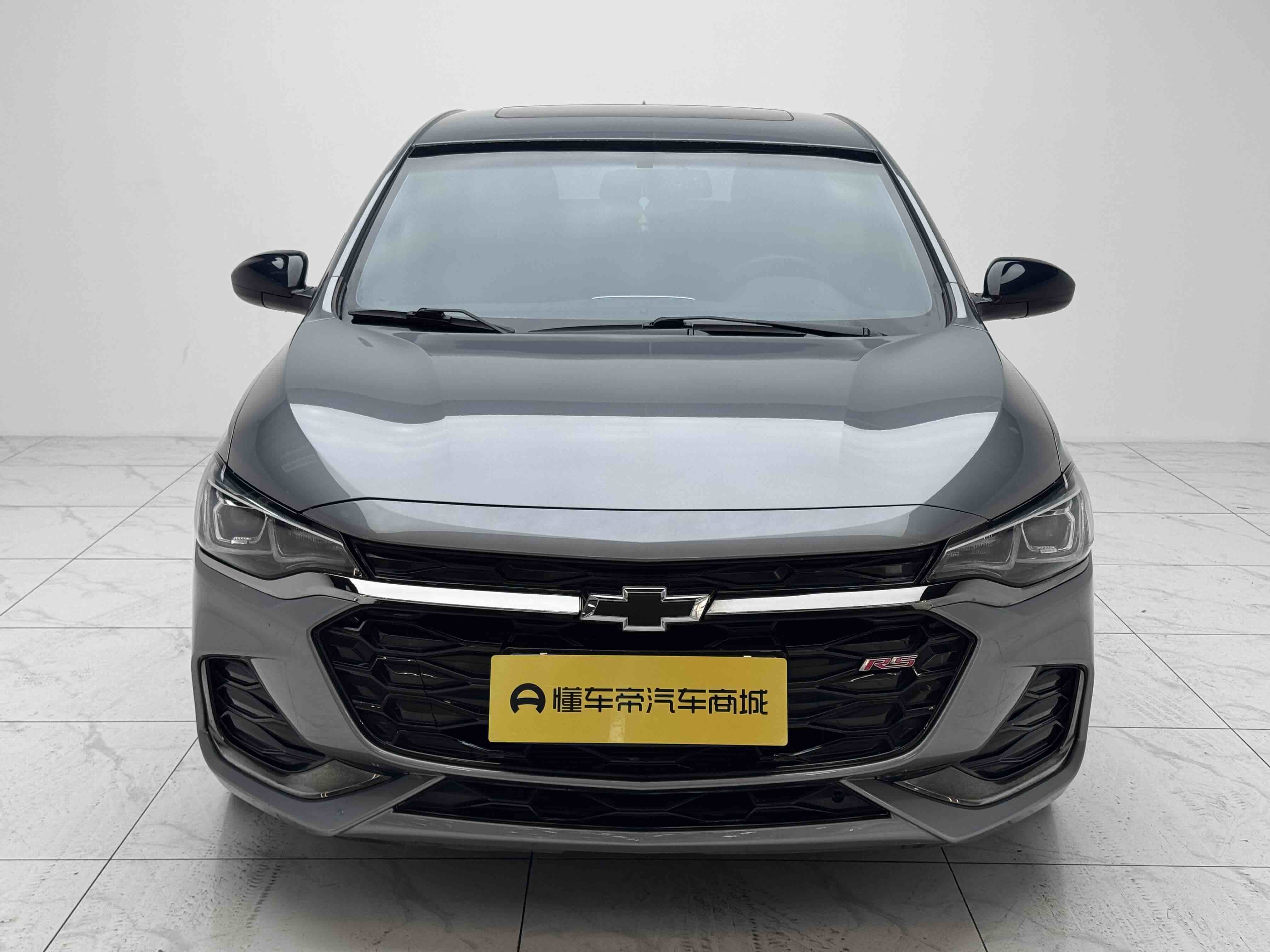 2019 car image #2