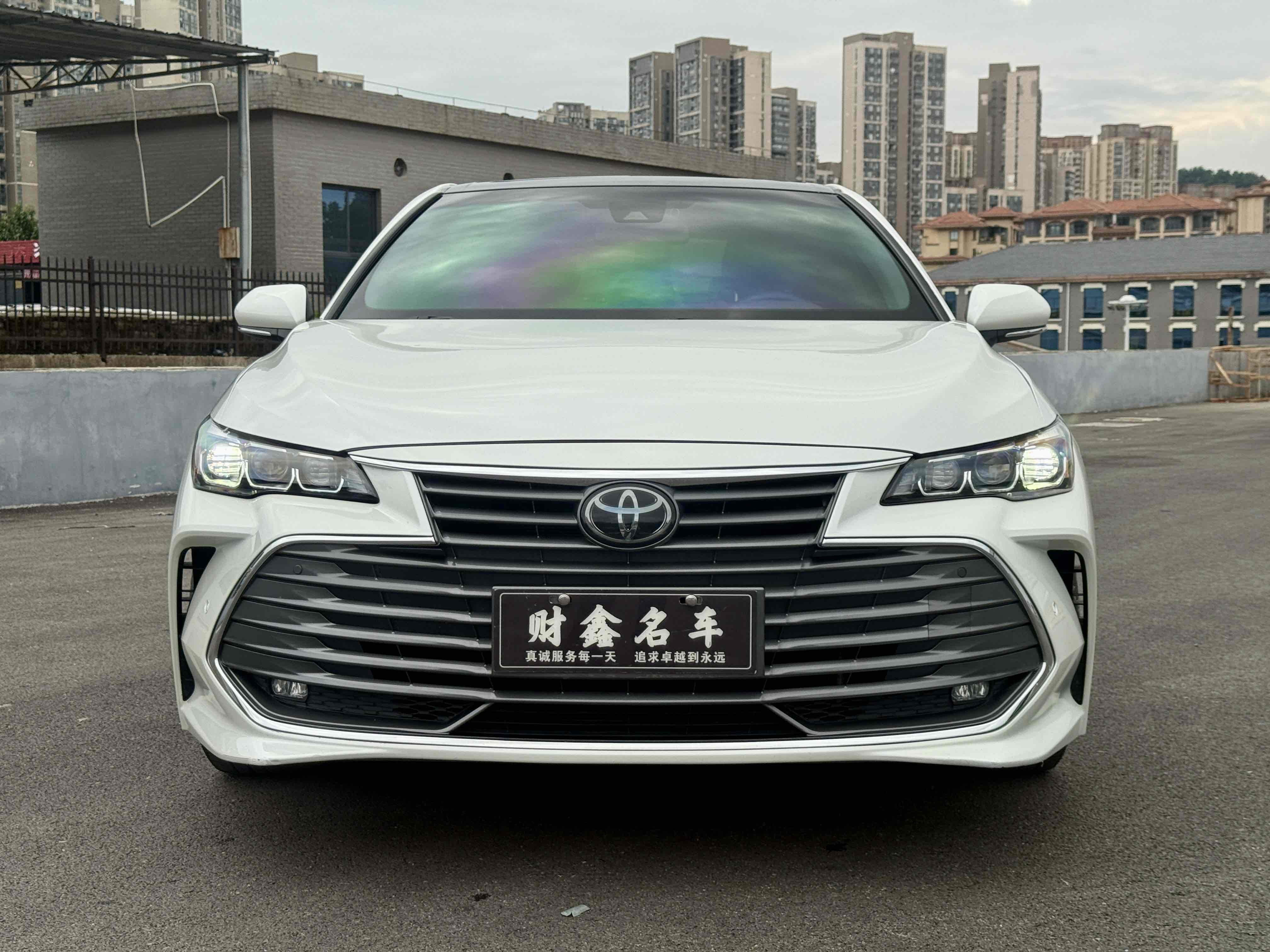 Toyota Avalon 2020 car image #2