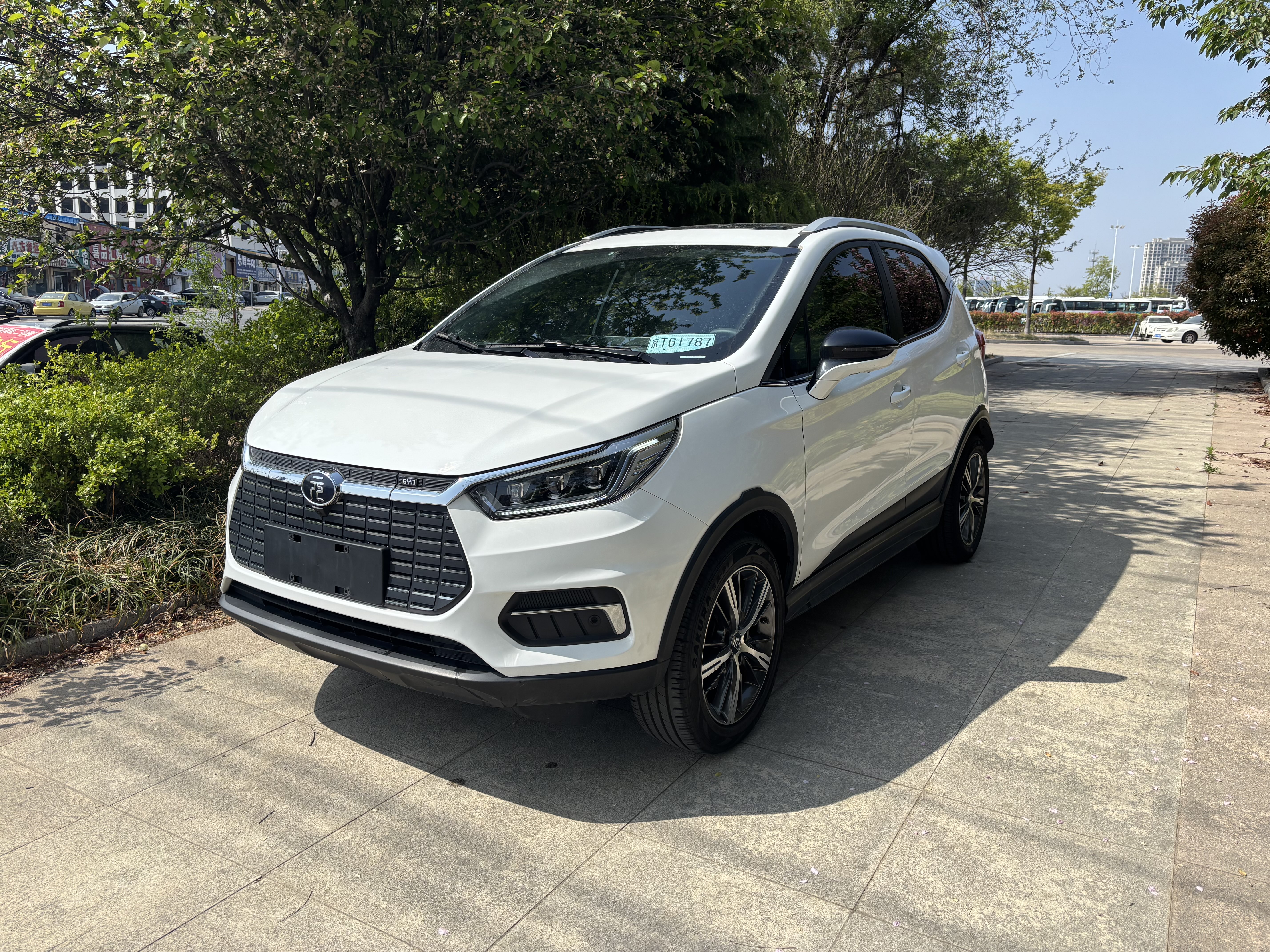 BYD Yuan New Energy 2019 #2 BYD Yuan New Energy 2019 car image #2