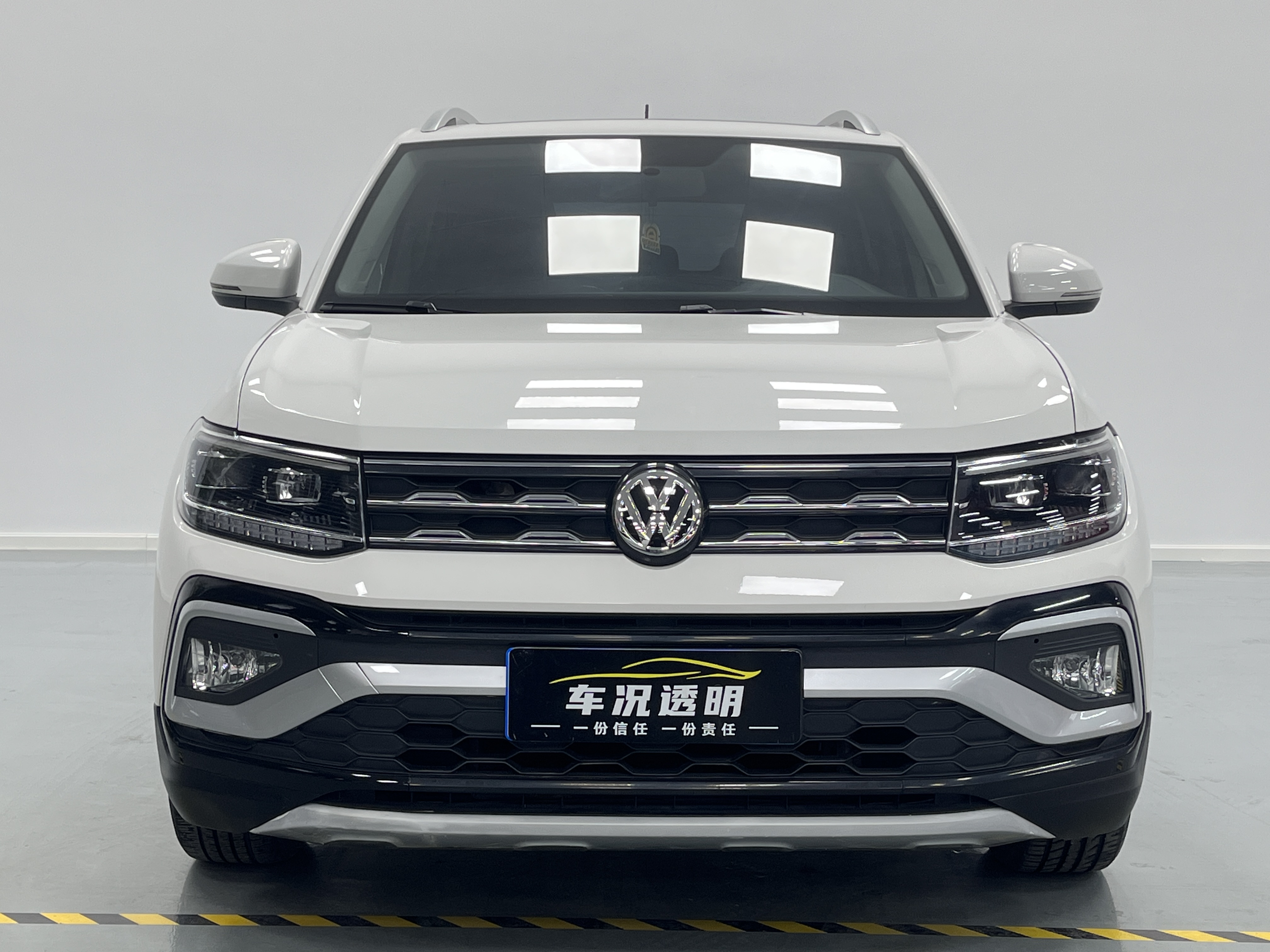 Volkswagen 2019 car image #2