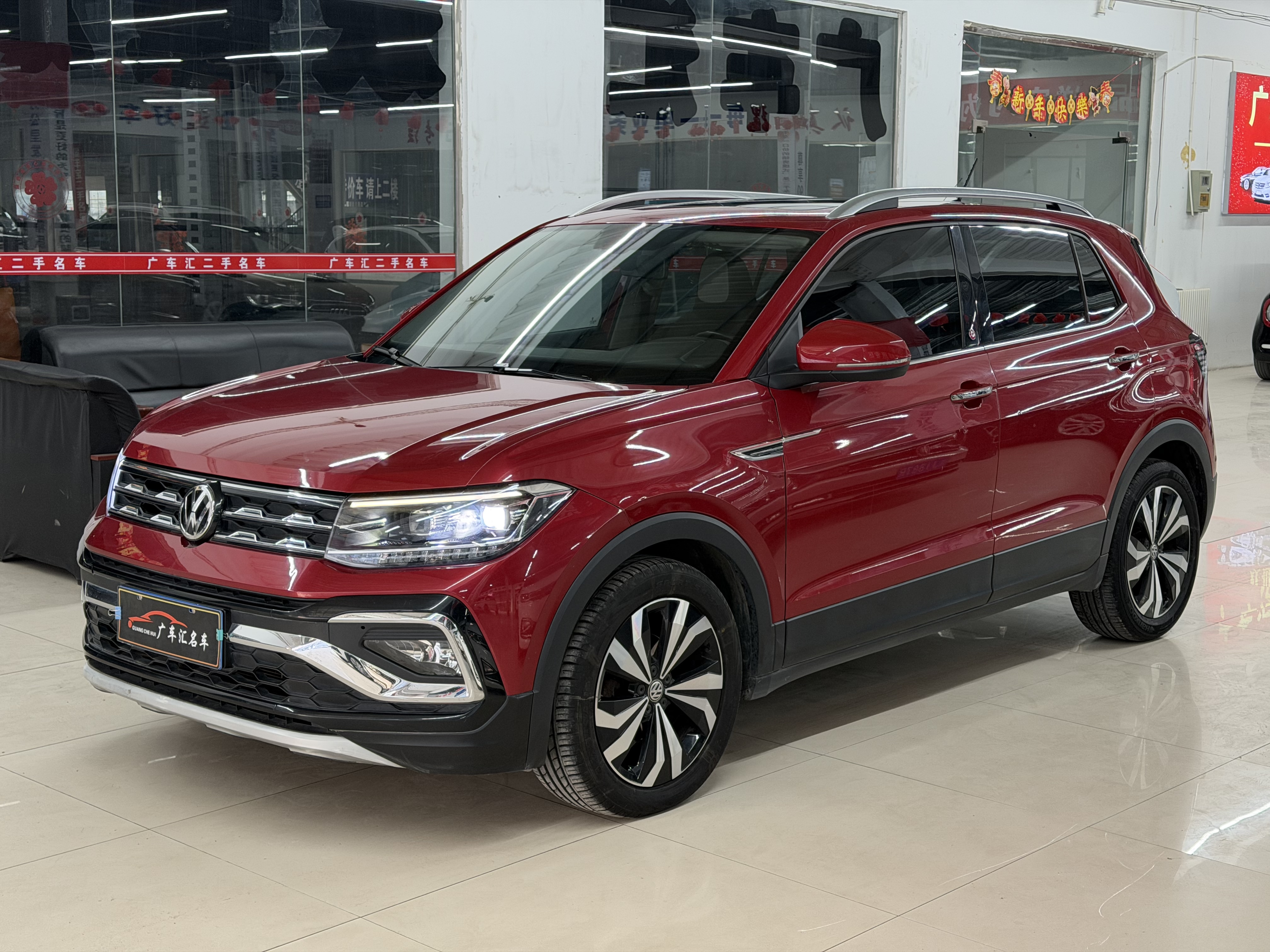 Volkswagen T-Cross 2019 car image #2