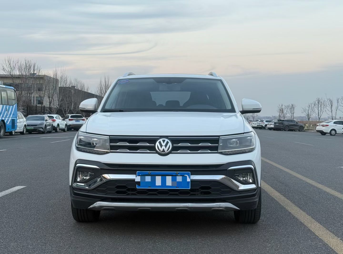 Volkswagen T-Cross 2019 car image #2