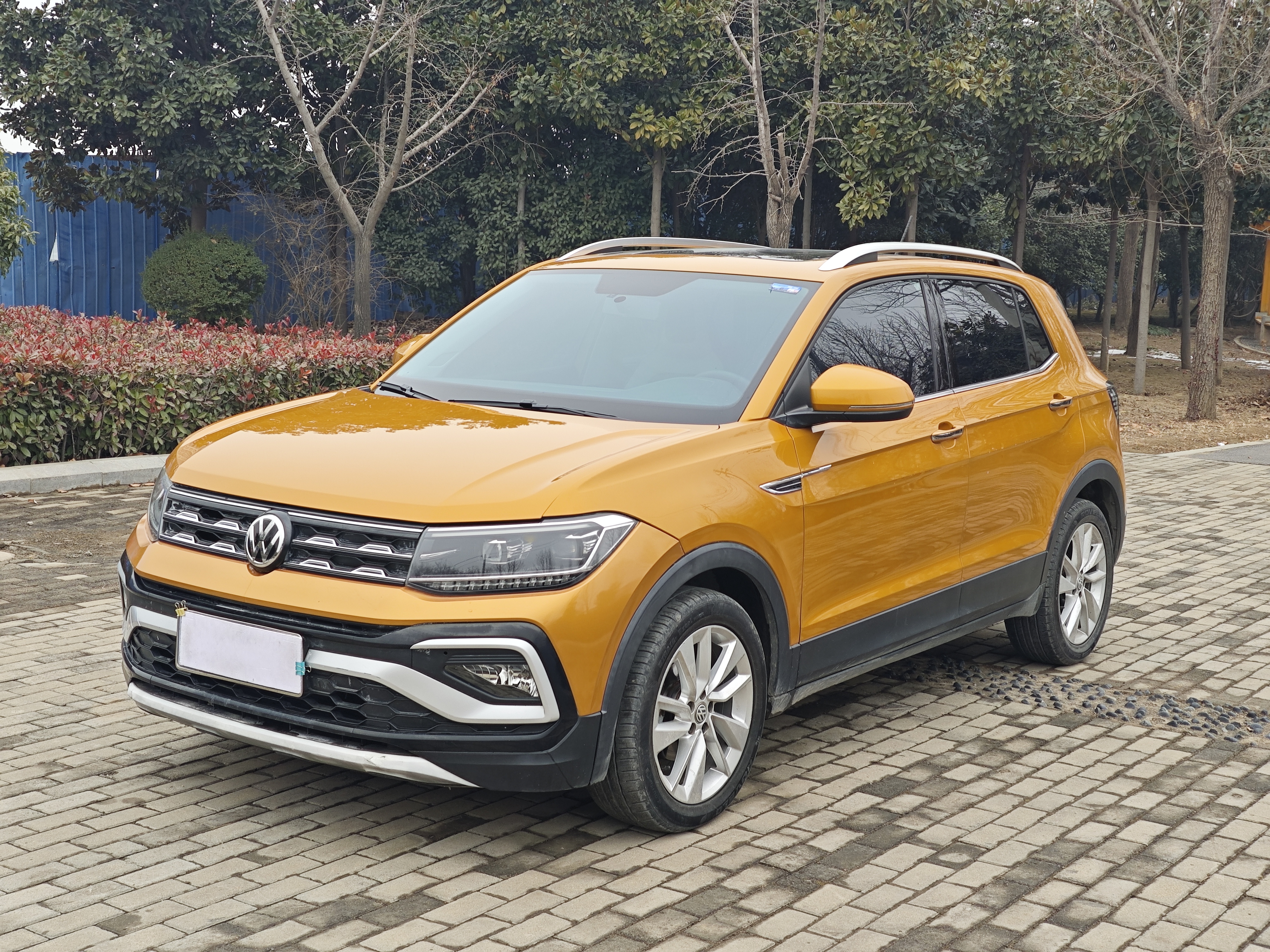 Volkswagen T-Cross 2019 #2 Volkswagen T-Cross 2019 car image #2