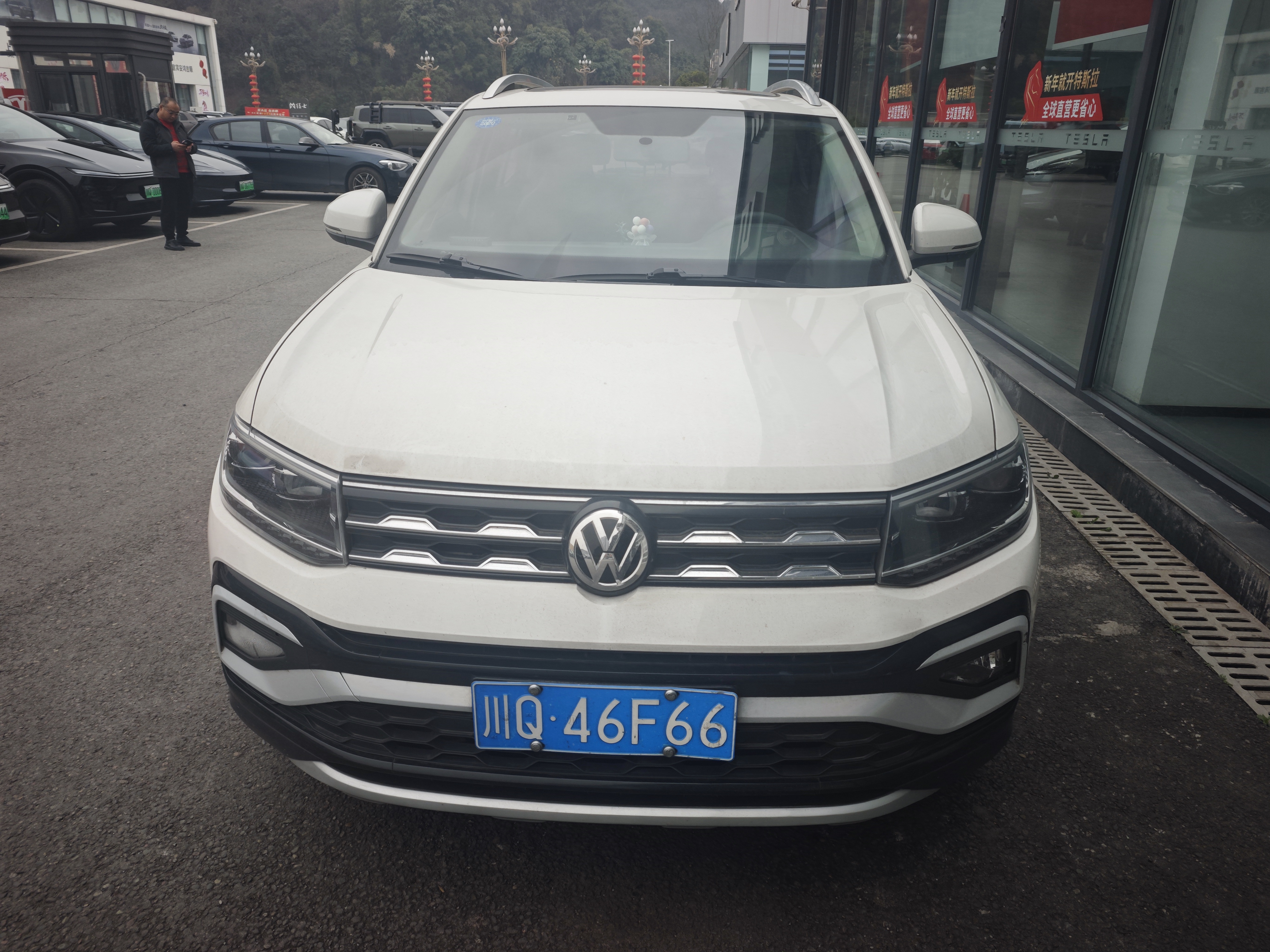 Volkswagen T-Cross 2019 car image #2