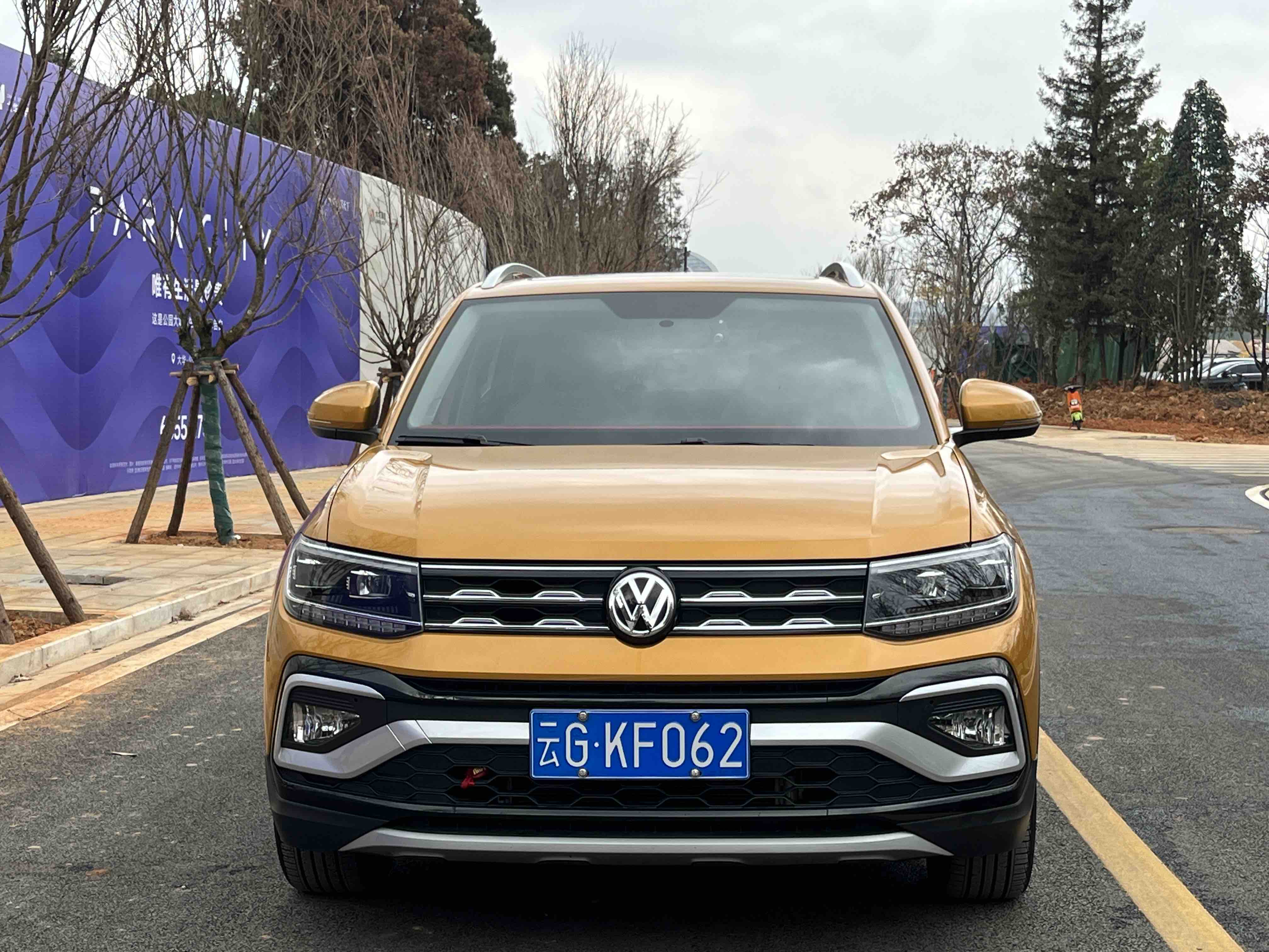 Volkswagen T-Cross 2020 car image #2
