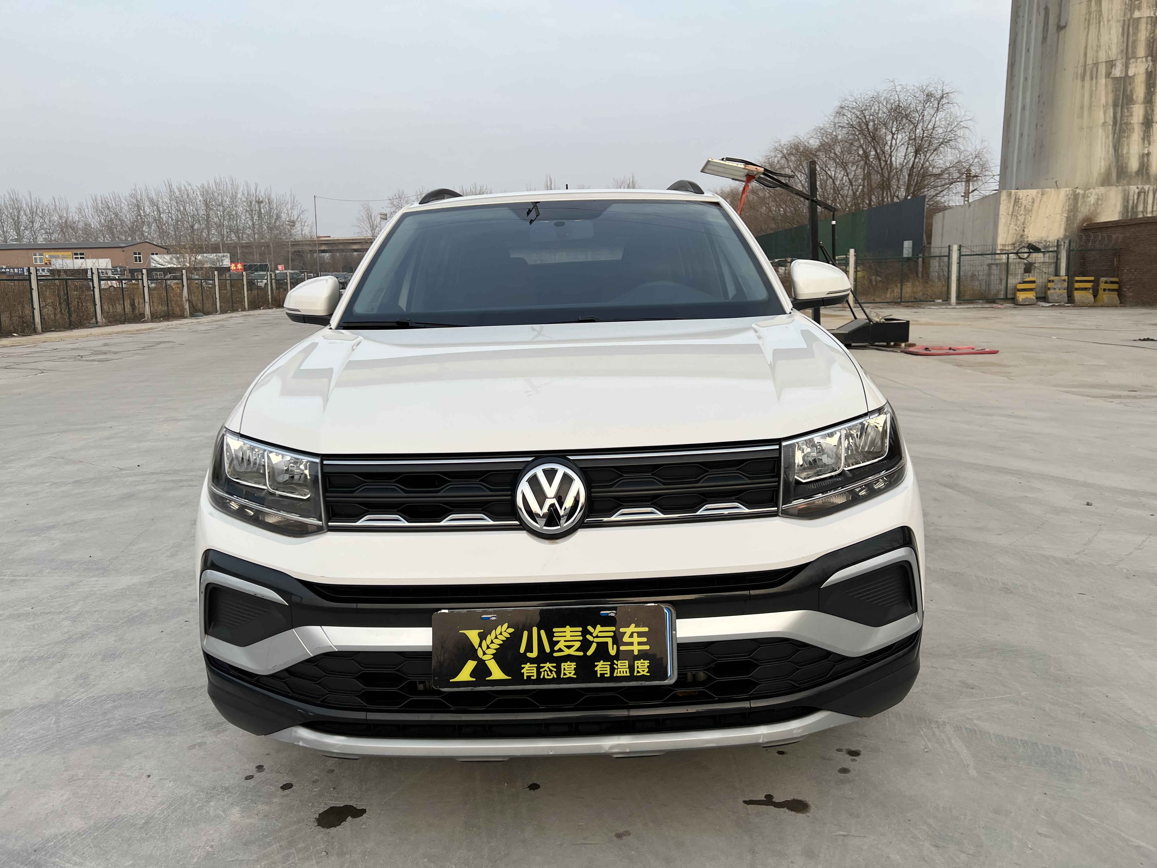 Volkswagen T-Cross 2020 car image #2