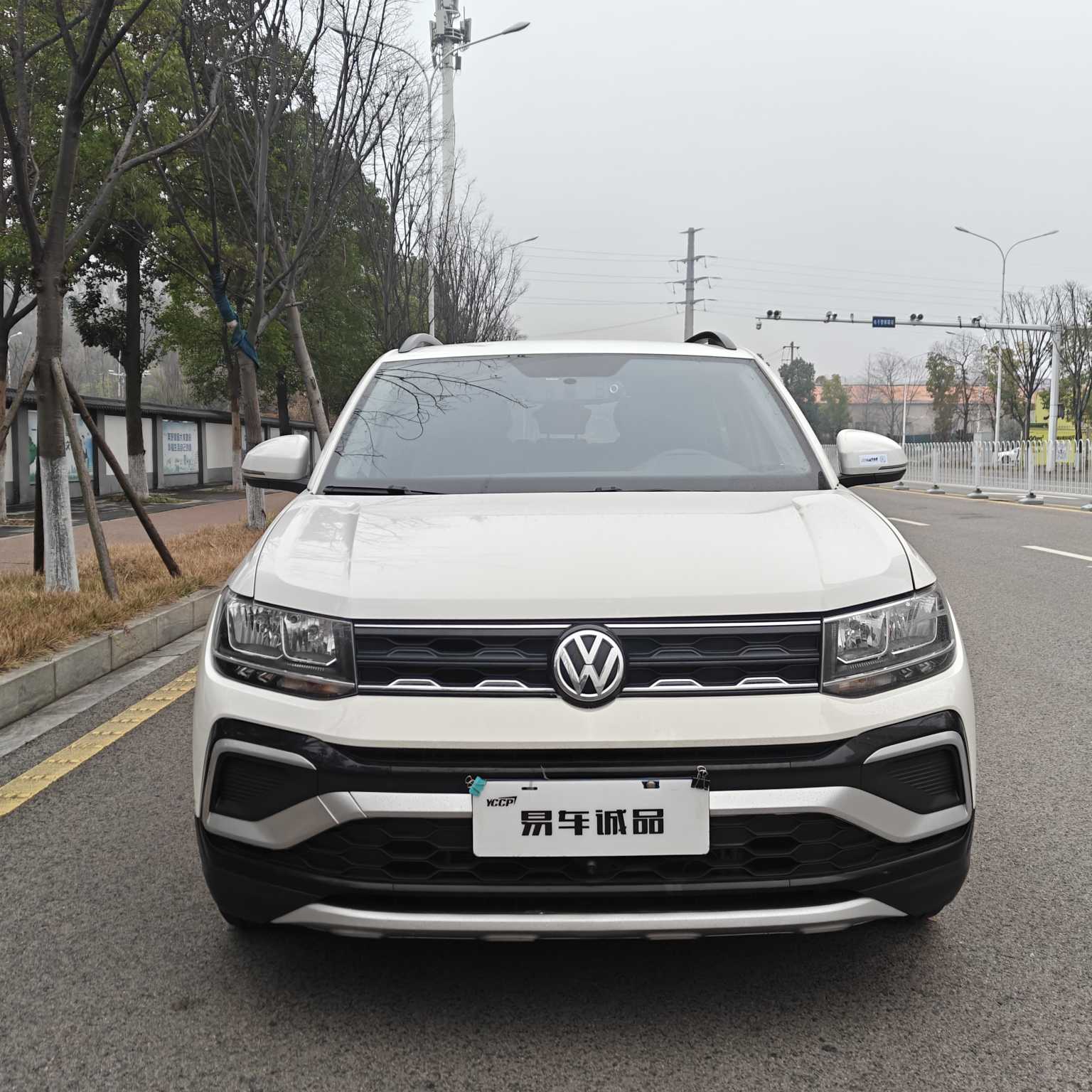 Volkswagen T-Cross 2020 car image #2