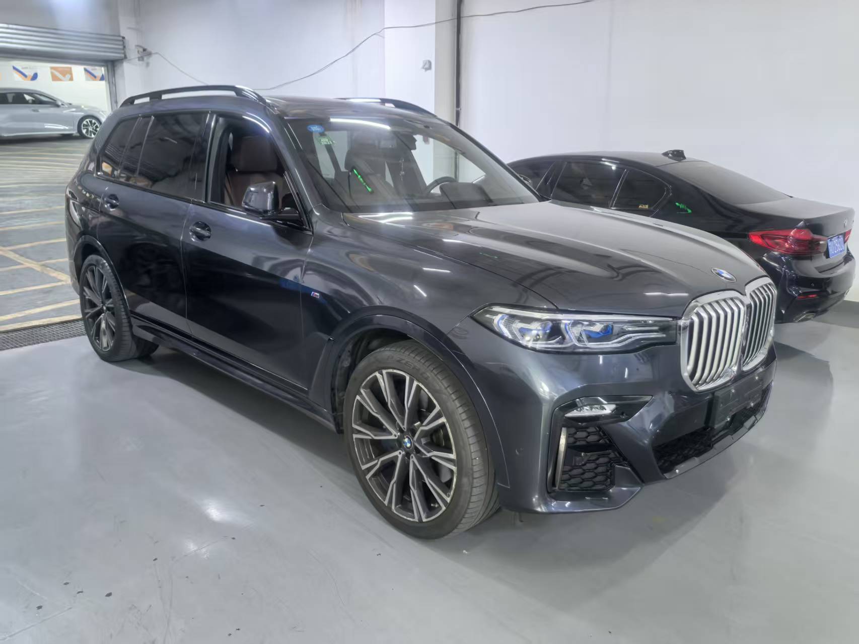 BMW X7 M60i 2019 #2 BMW X7 M60i 2019 car image #2