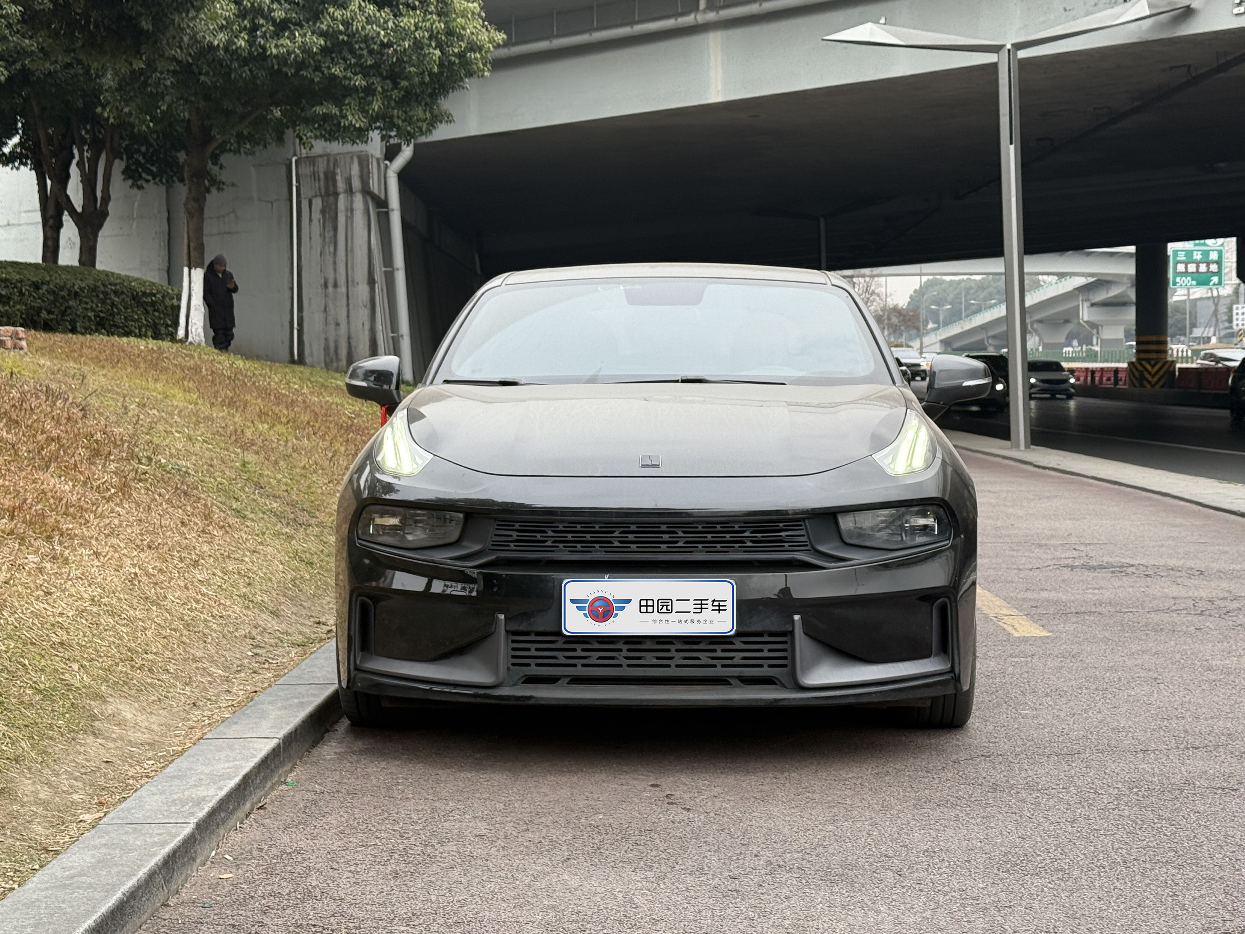 Lynk & Co 03 2020 car image #2