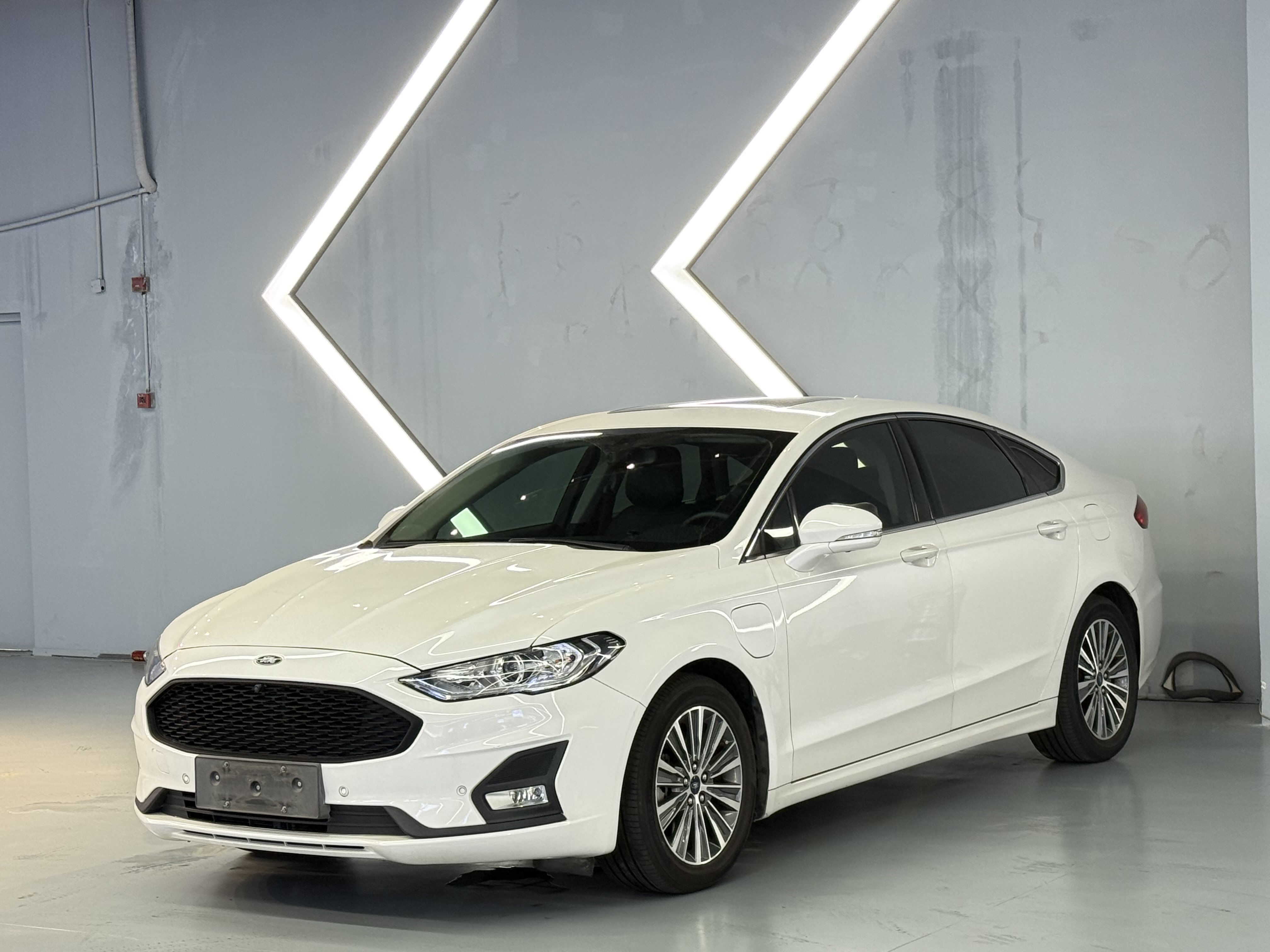 Ford Mondeo New Energy 2020 #2 Ford Mondeo New Energy 2020 car image #2